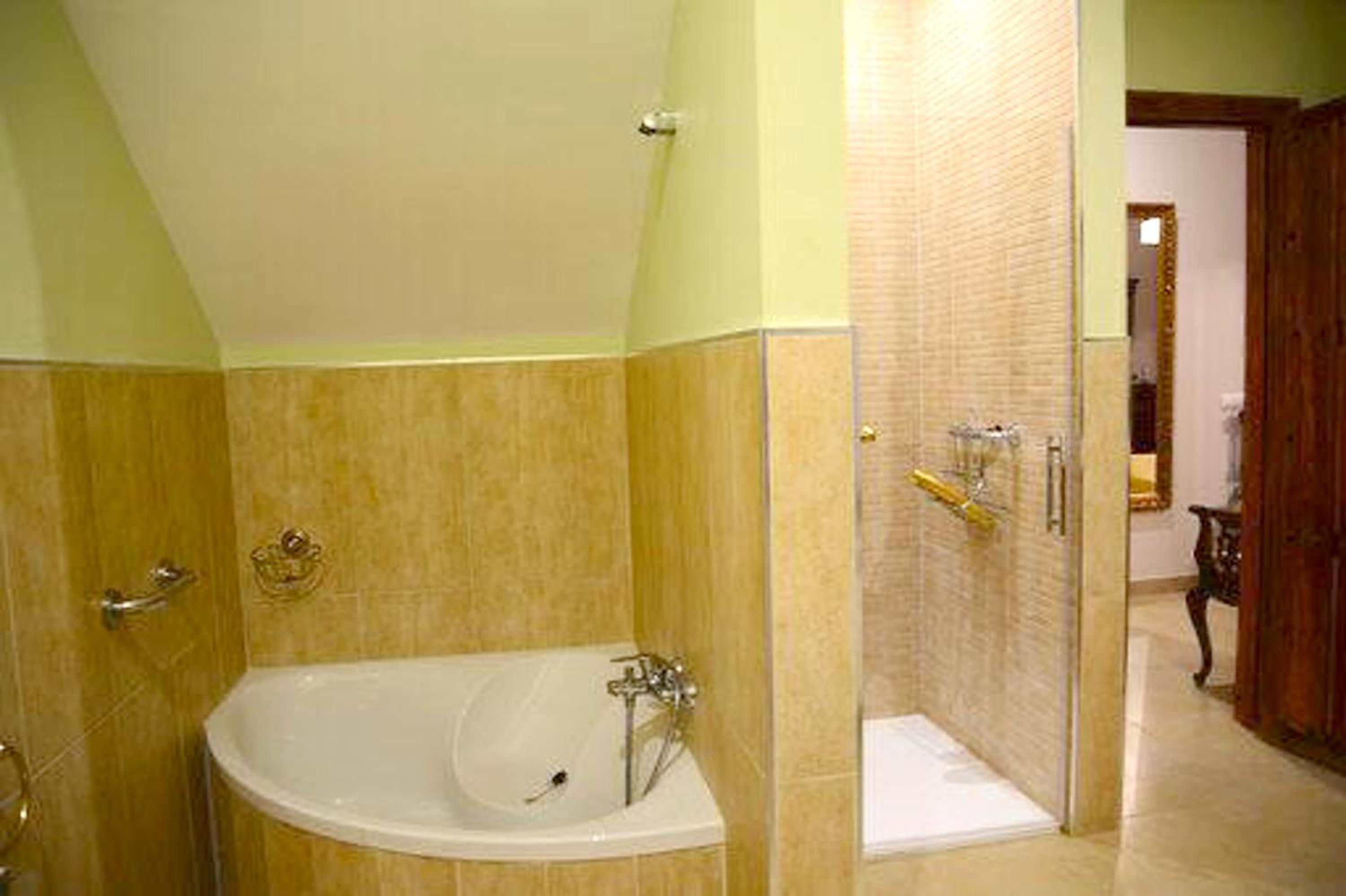 Charming Villa in Fernan Caballero with Private Pool