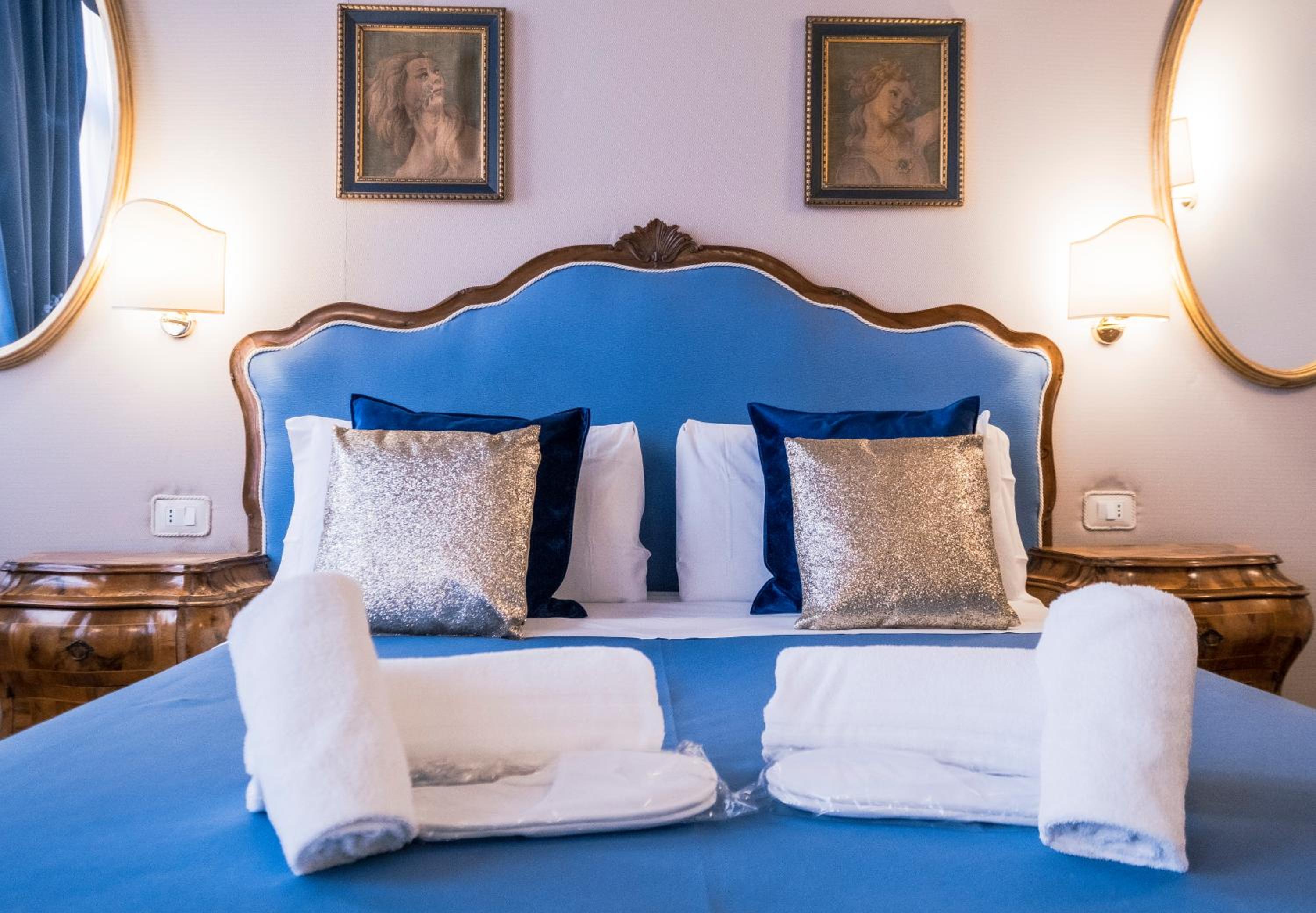 Ca' Lavezzera en Venice — hotel room