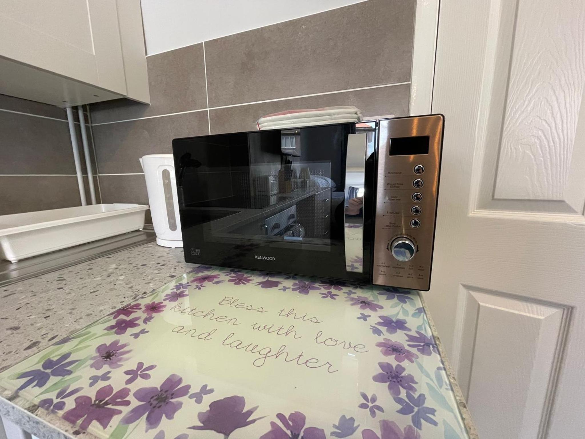 Large Ground Floor Studio Holiday Apartment Skegness - Flat 12 view 3