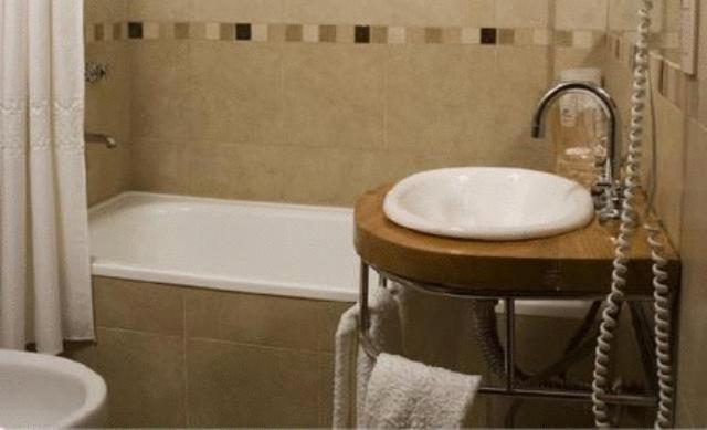Hosteria Roblesur