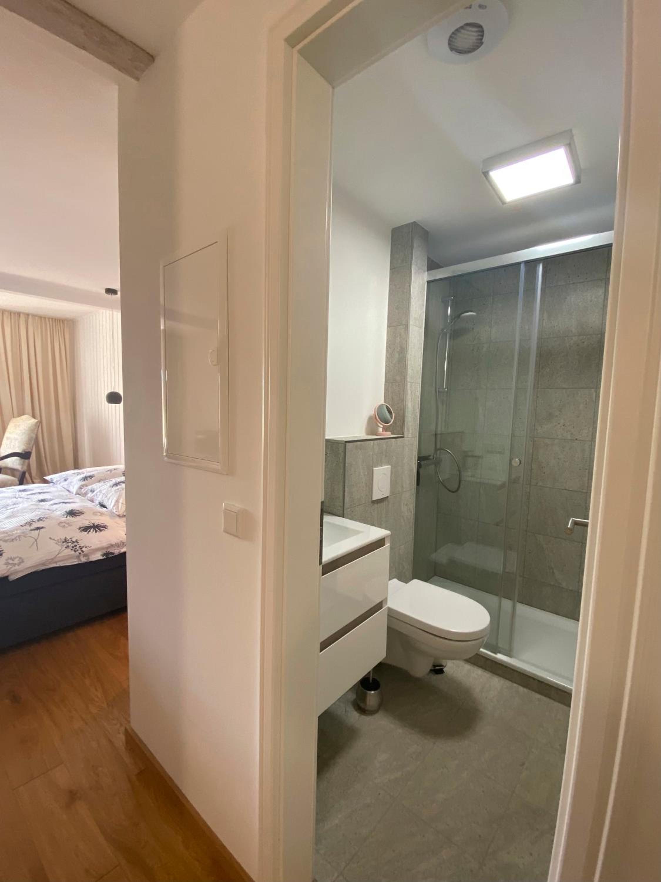 Ferienparadies im Alten Pfarrhaus - Fewos für 2 - 6 Personen - Gartensauna - Parkplätze view 5