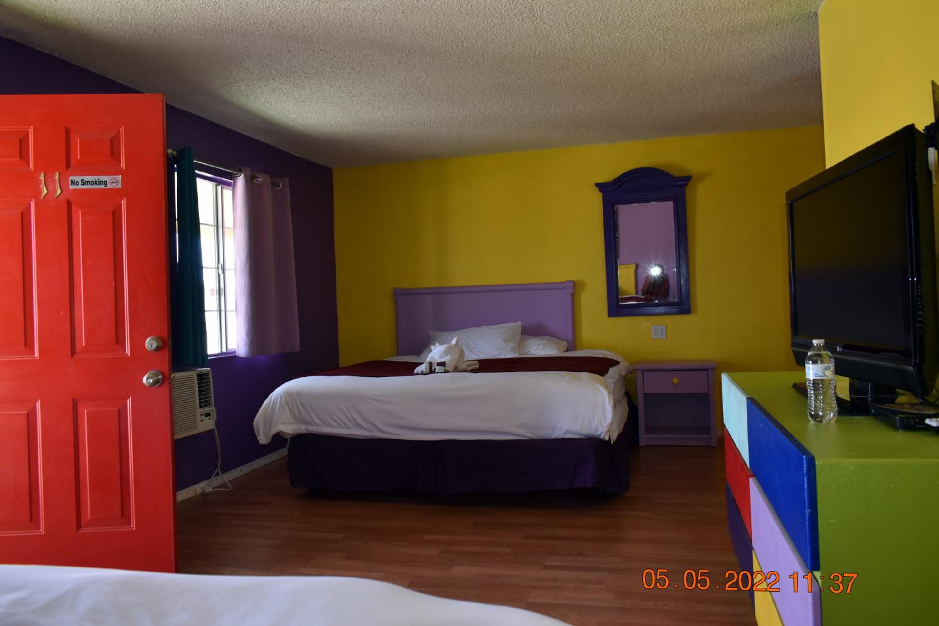 9 Palms Inn