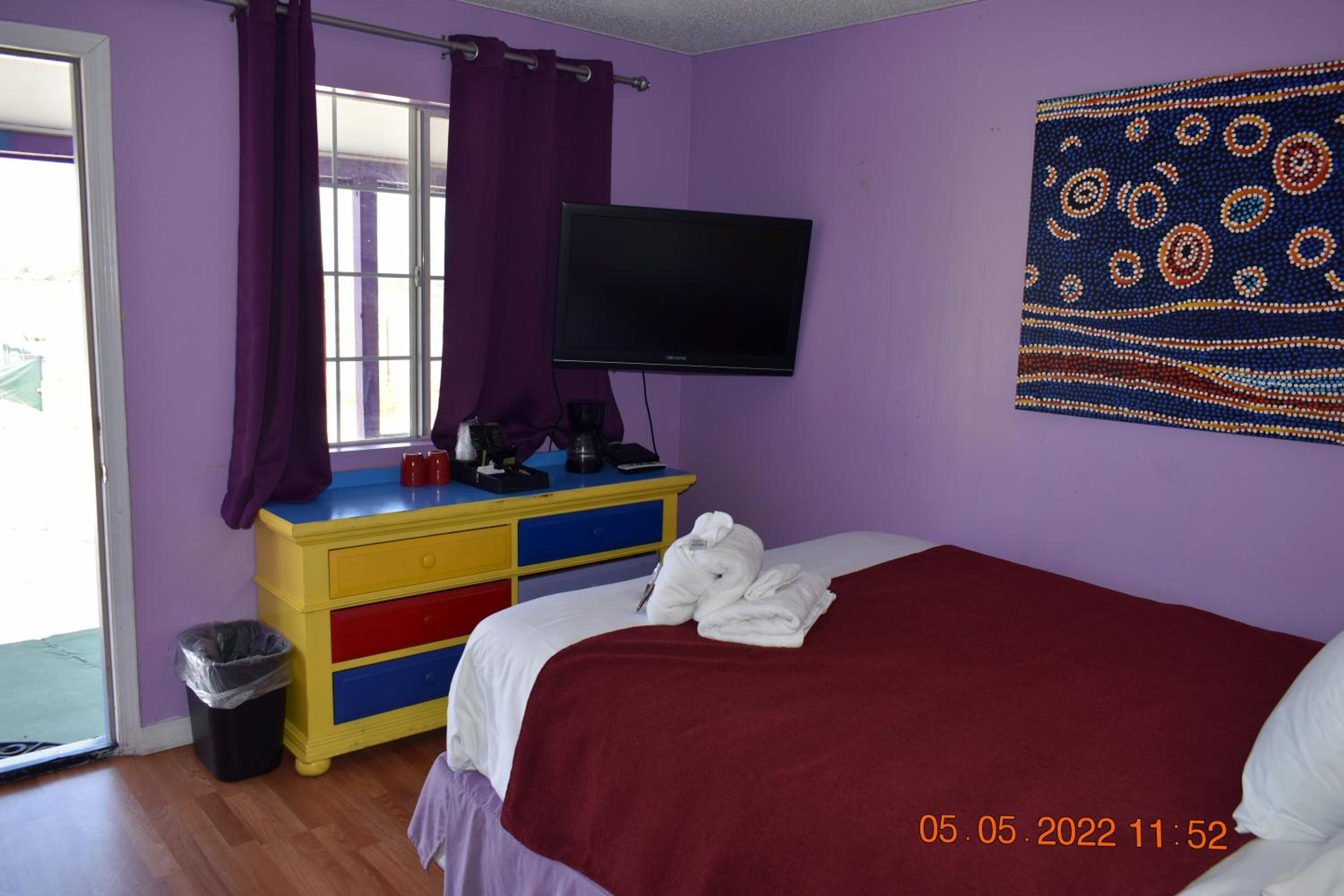 9 Palms Inn