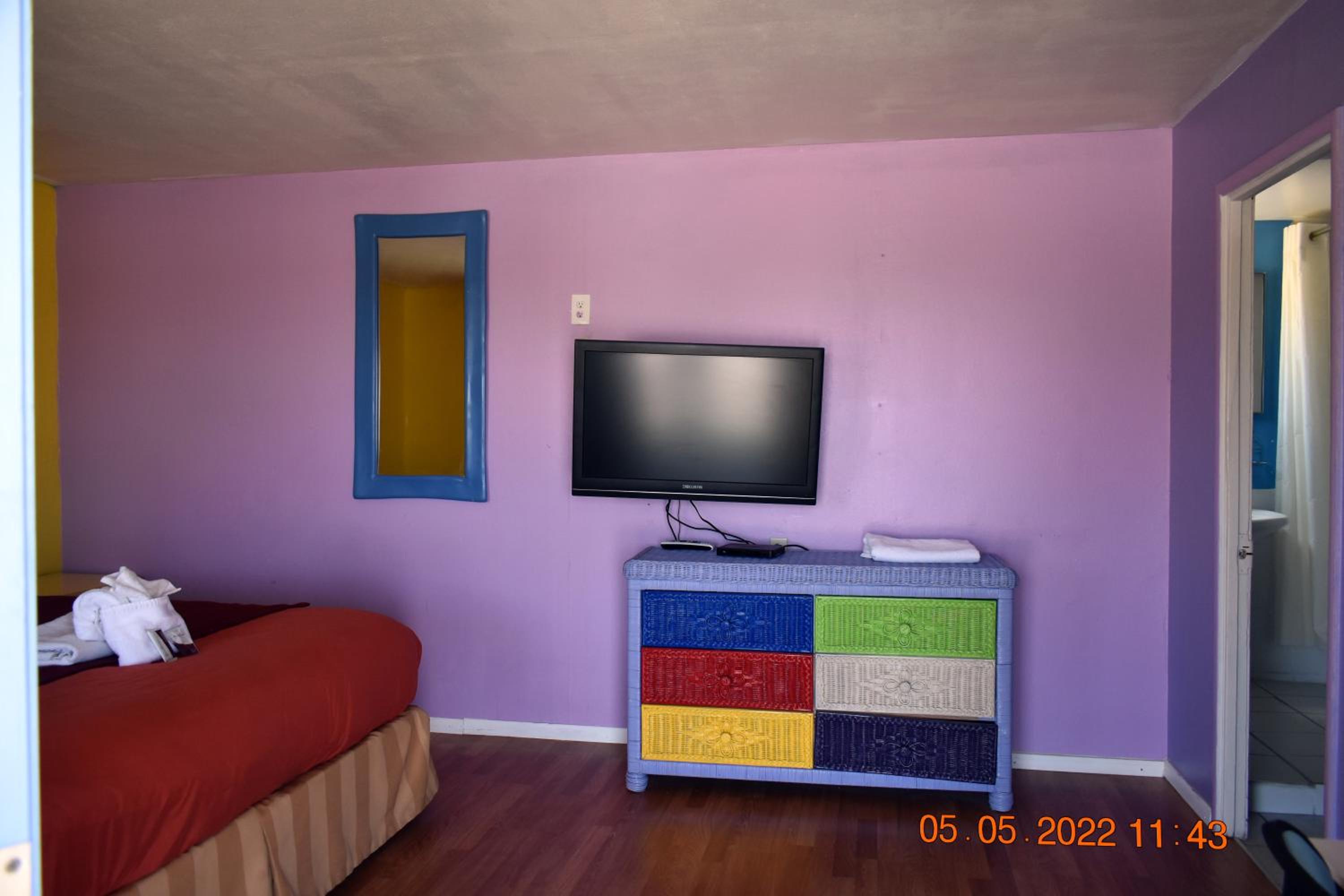 9 Palms Inn
