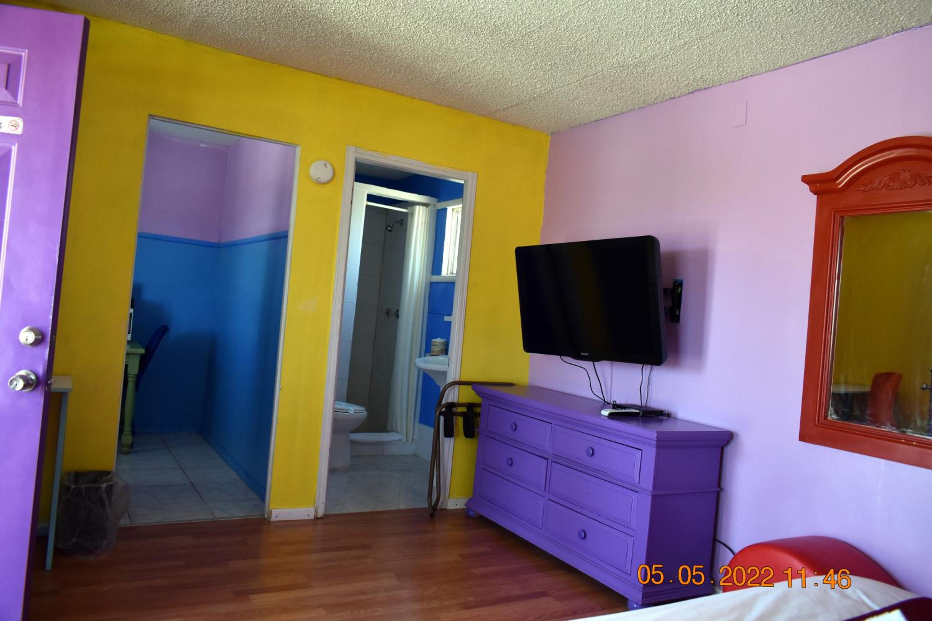 9 Palms Inn