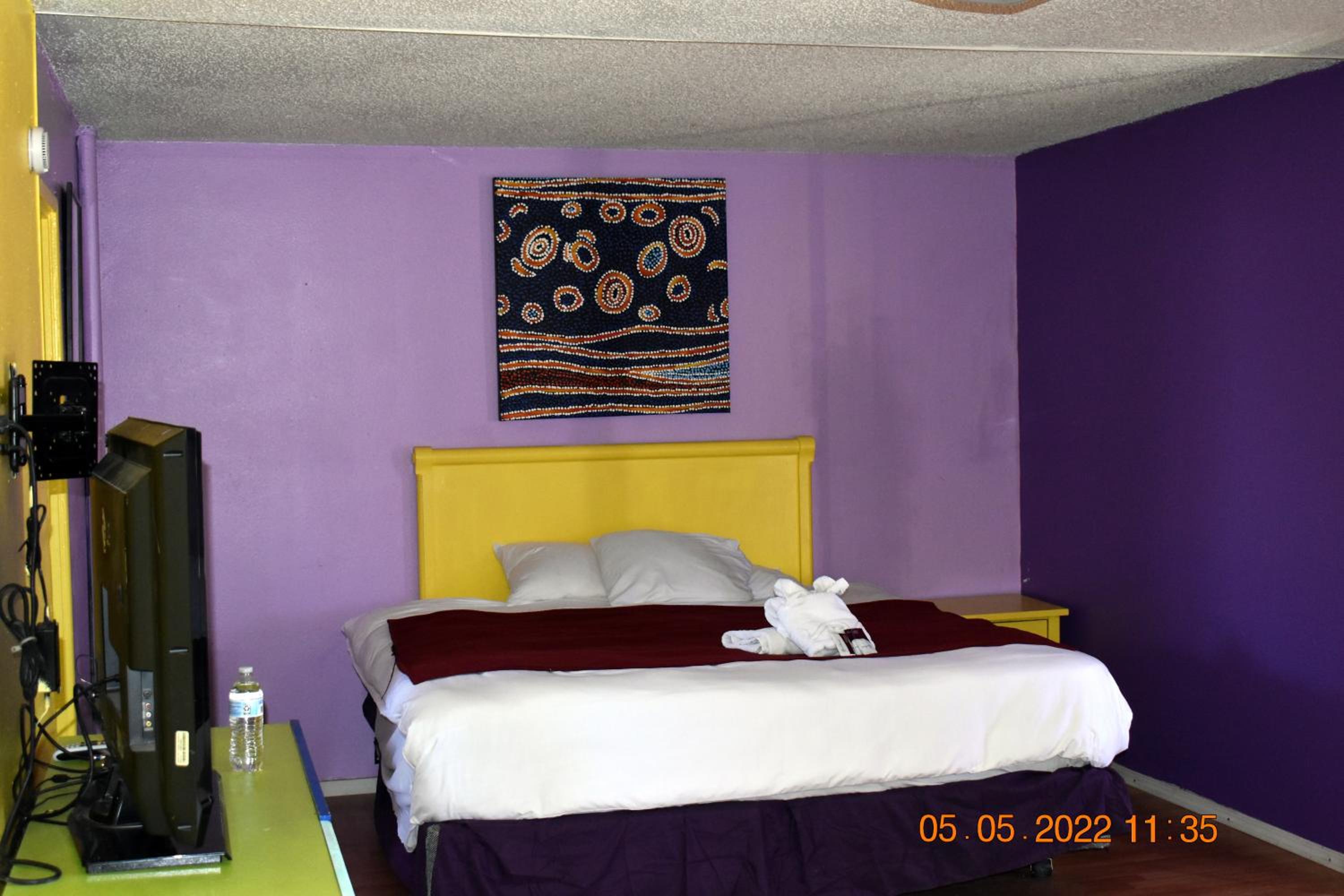 9 Palms Inn