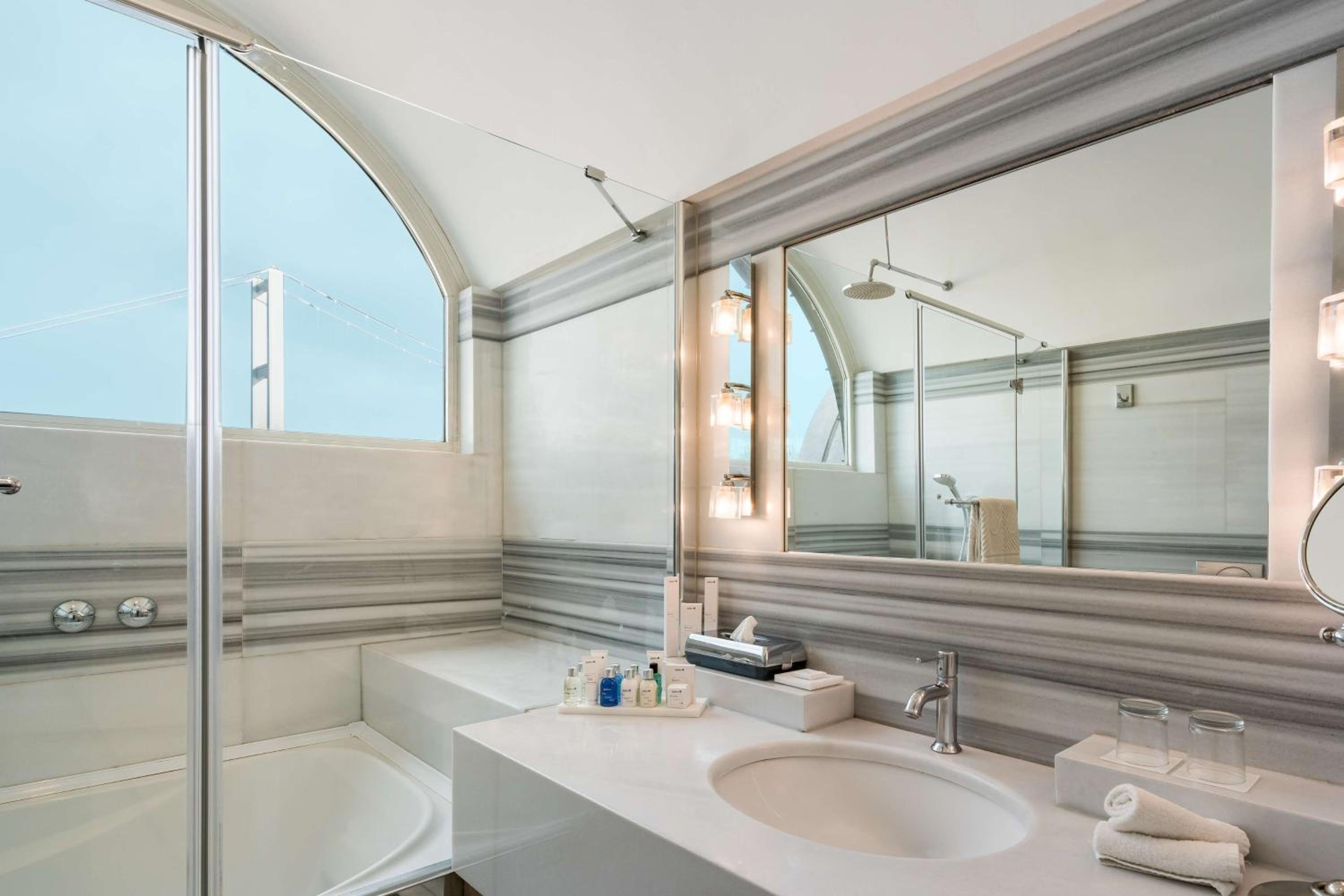 Radisson Blu Bosphorus Hotel - Image 16