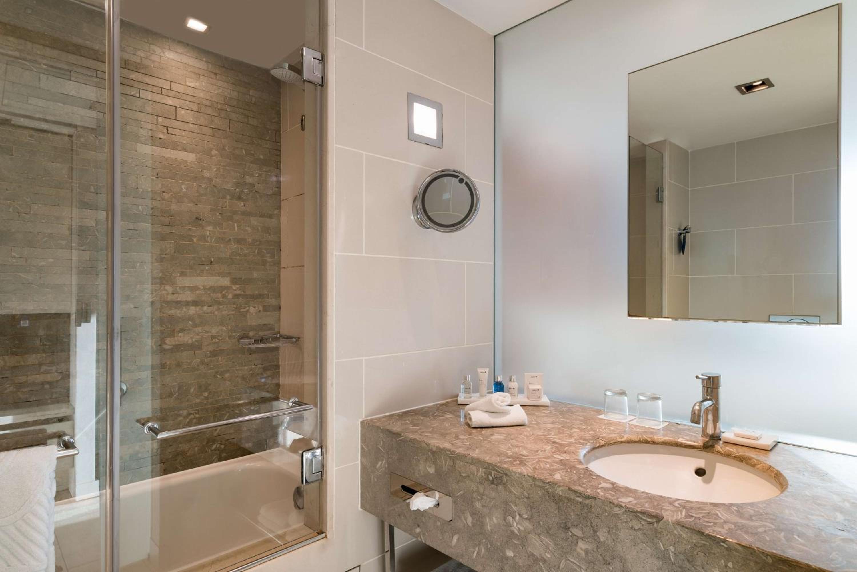 Radisson Blu Bosphorus Hotel - Image 67