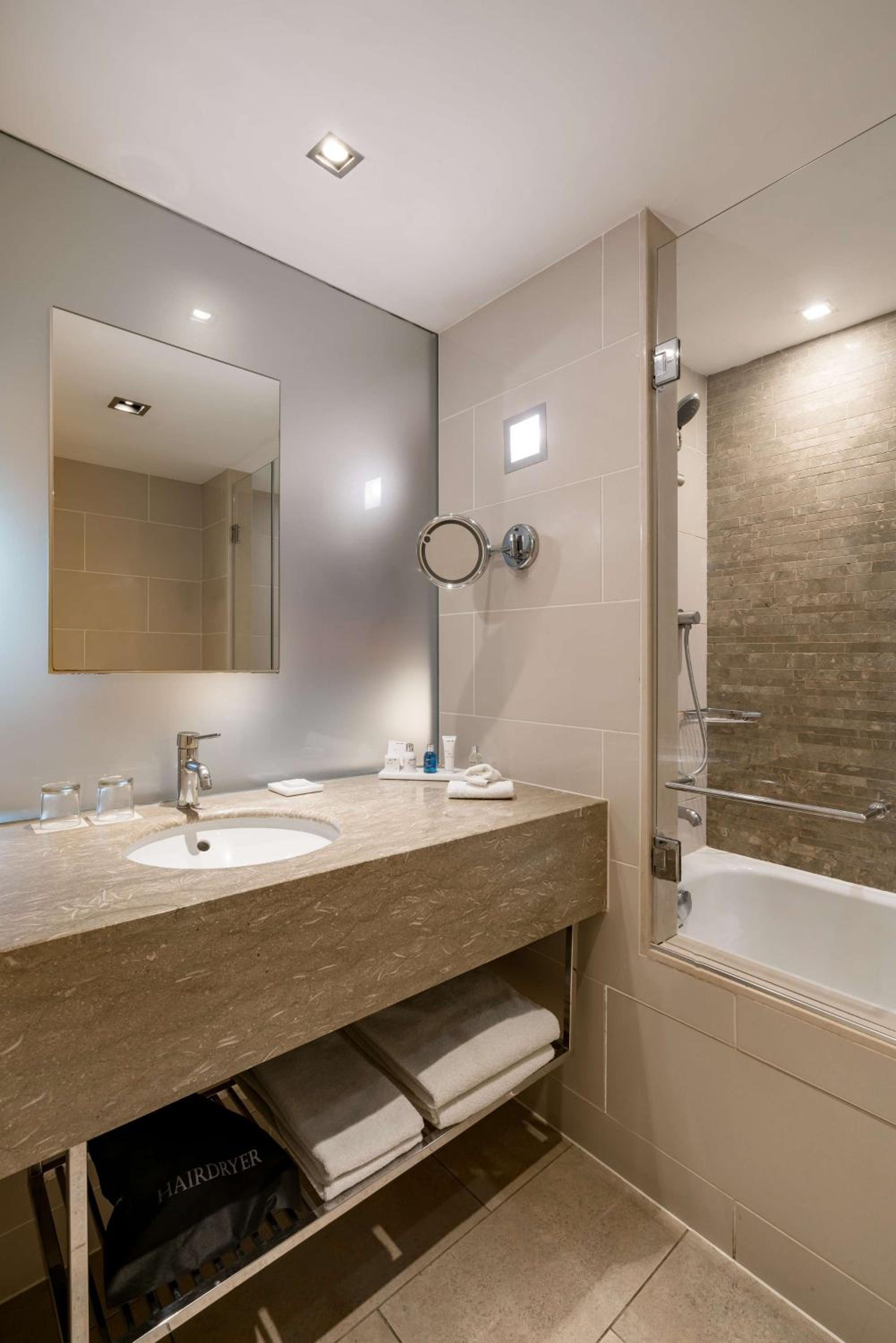 Radisson Blu Bosphorus Hotel - Image 70