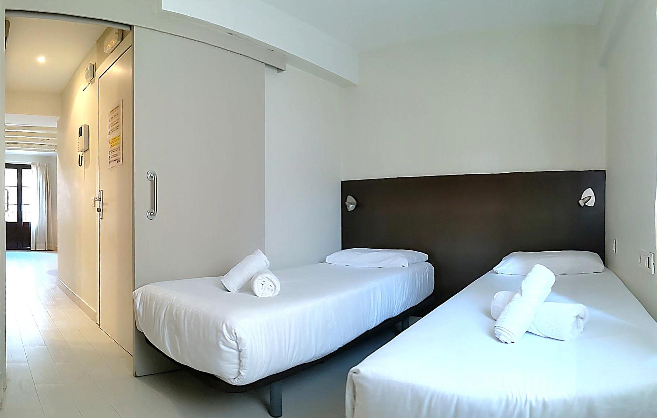 ClassBedroom Gothic Ramblas Apartments photo 3
