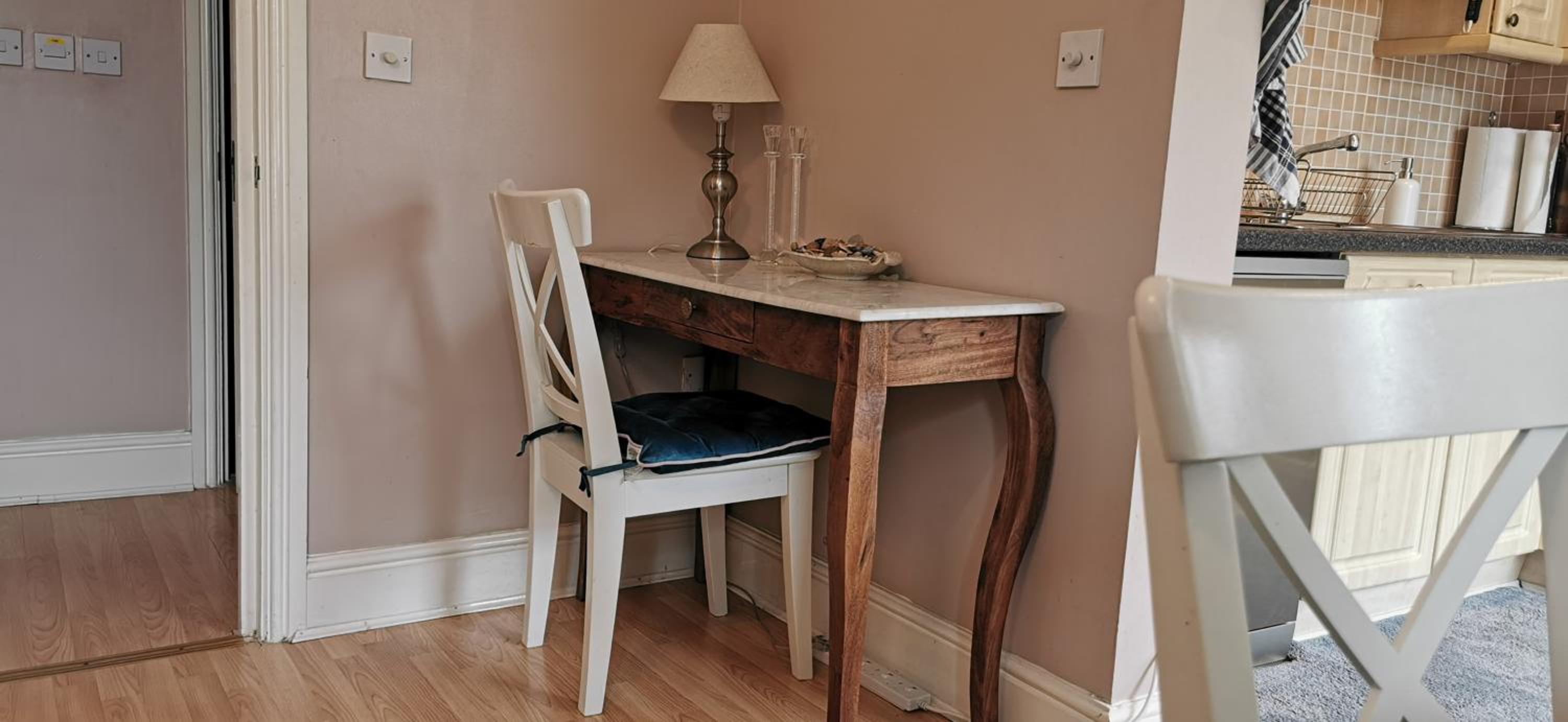 Flat 12 Sebastian Court - 2 beds with a four poster view 3