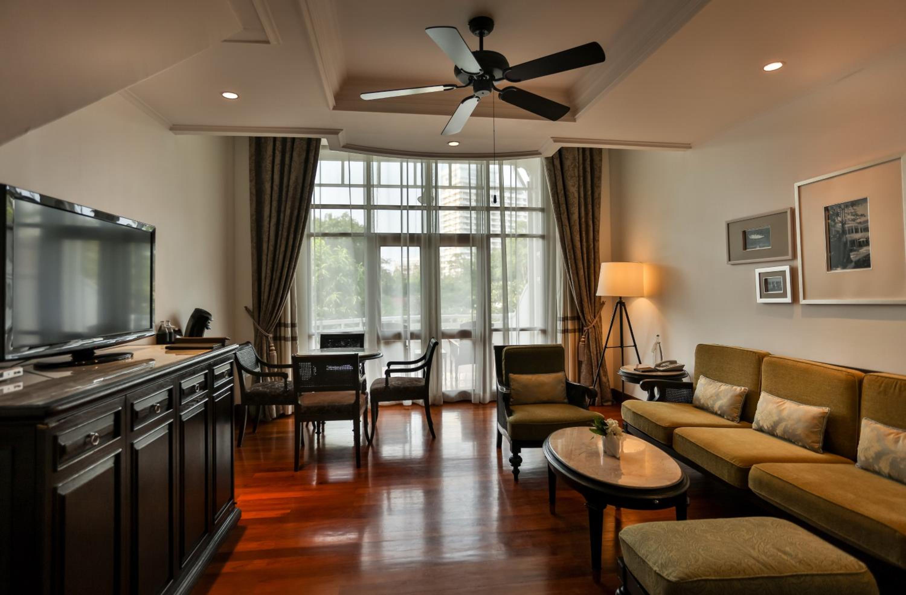 Centara Grand Beach Resort Hua Hin