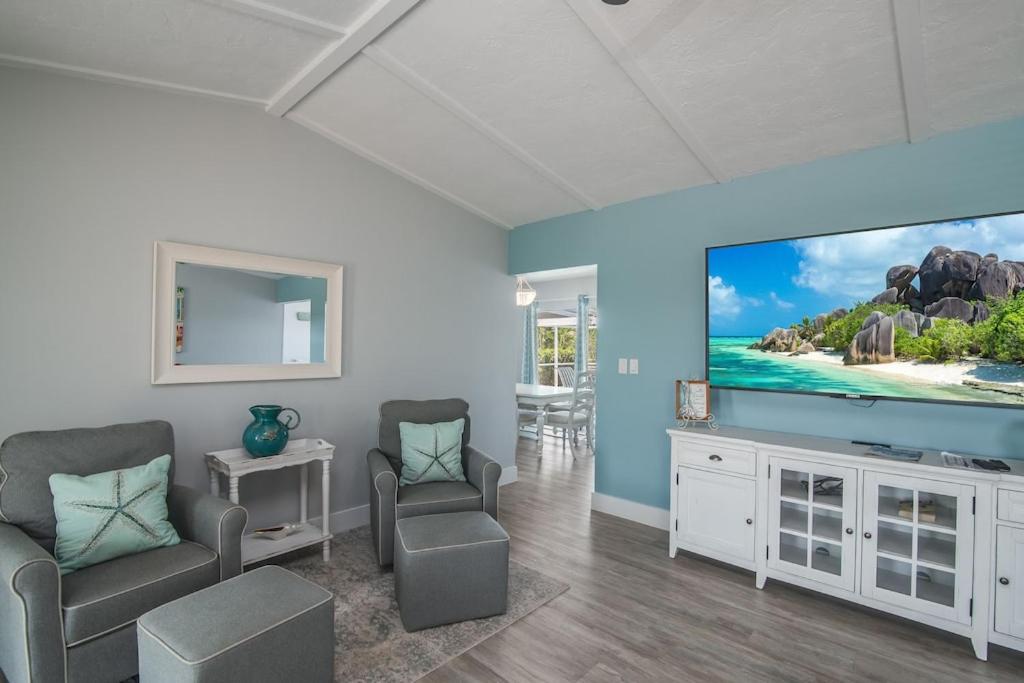 Mermaid Manor; Waterfront with Direct Ocean Access and Private Heated Pool, photo 13
