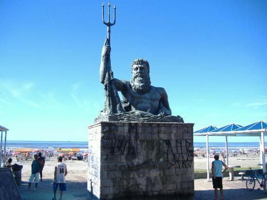 DISPONÍVEL CARNAVAL, NATAL E REVEILLON 2026 - Lindíssima Casa com 3 Suítes Próximo à Praia
