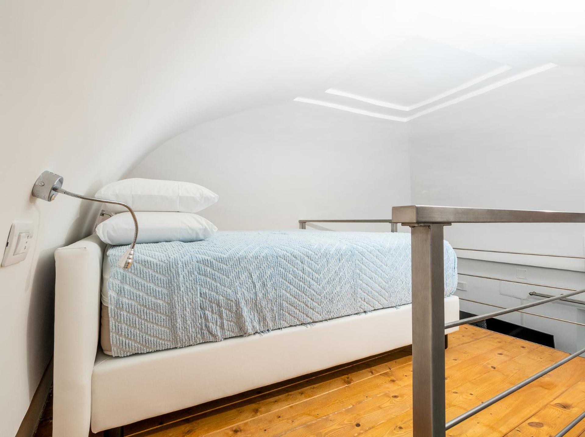 Santoro Suite - De Vivo Realty photo 2