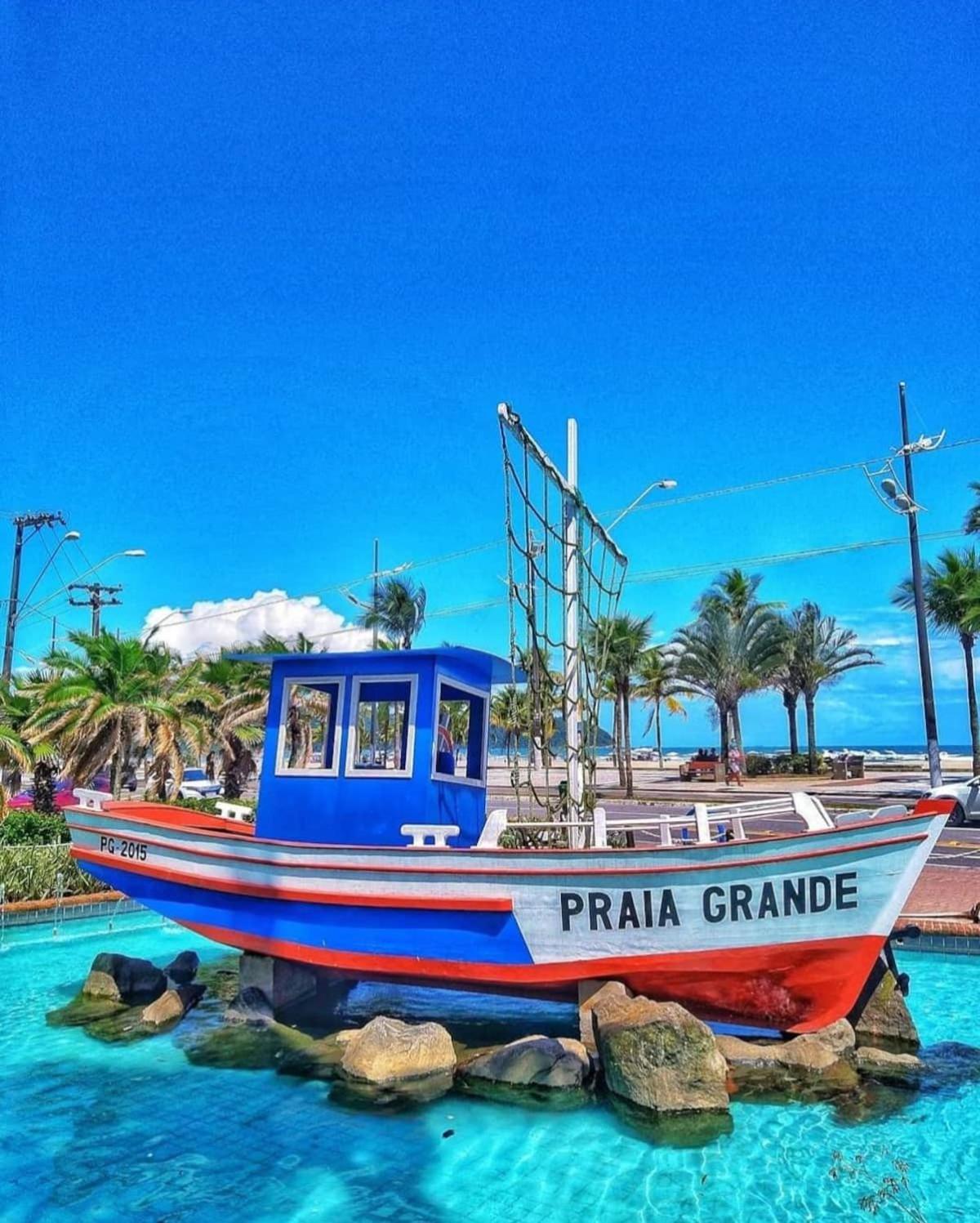 DISPONÍVEL CARNAVAL, NATAL E REVEILLON 2026 - Lindíssima Casa com 3 Suítes Próximo à Praia
