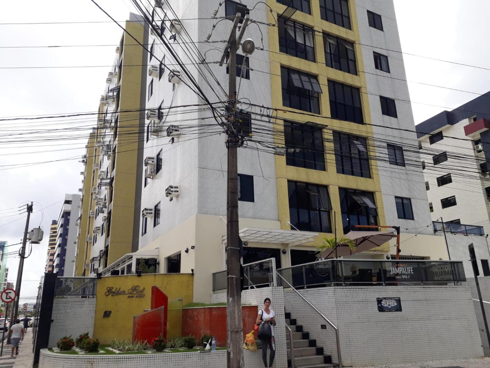 Apartamento 2 quartos 150mt da Praia e do Shopping
