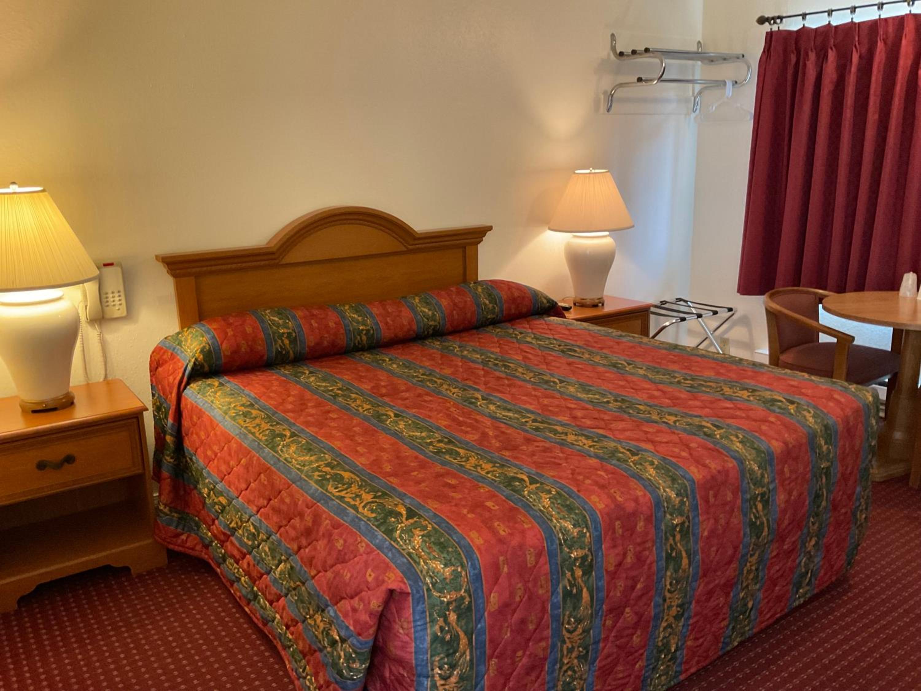 Front Street Inn