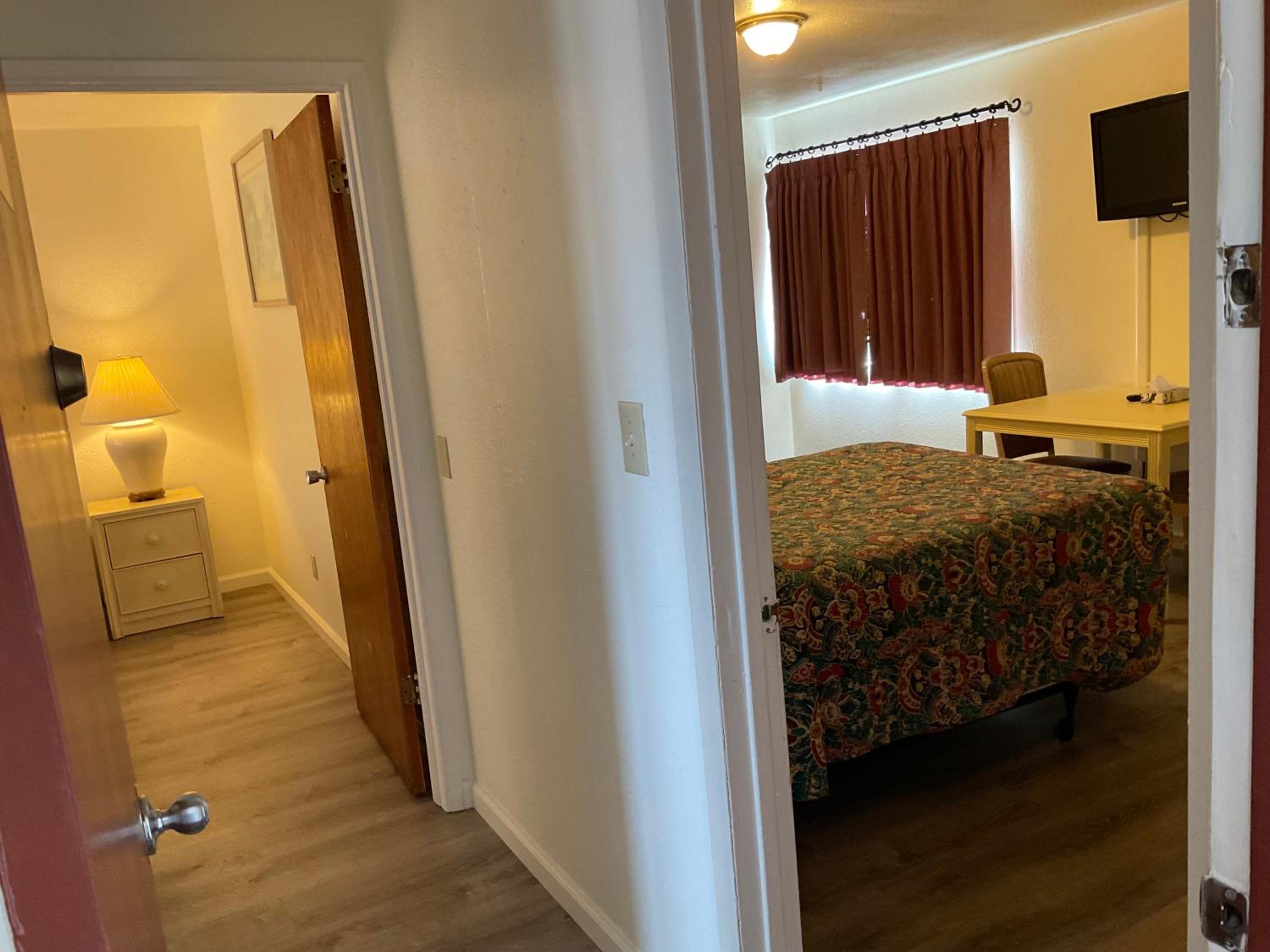 Front Street Inn