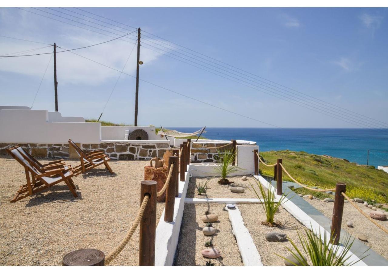 Avgerinos Deluxe Rooms