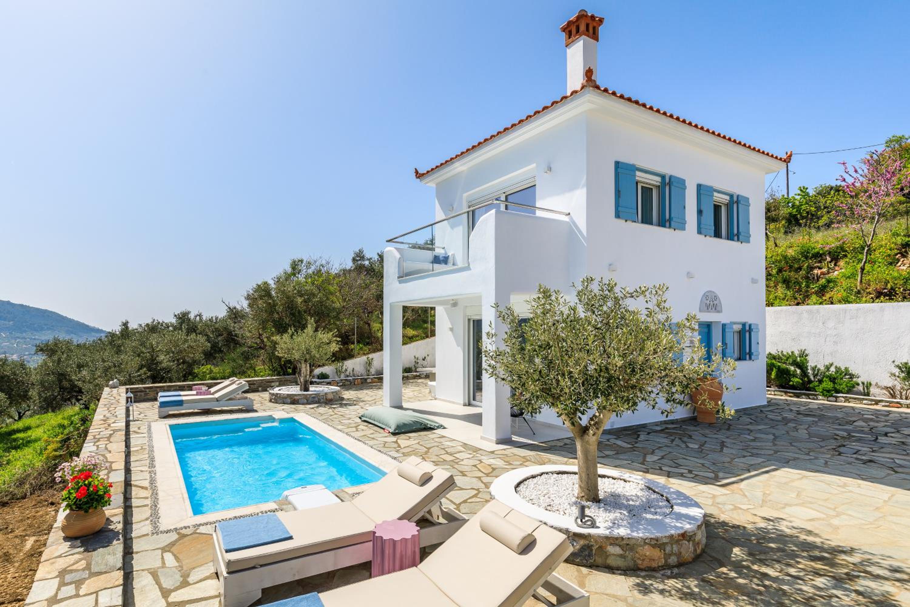 Hotel Villa Mariel Skopelos - Image 1