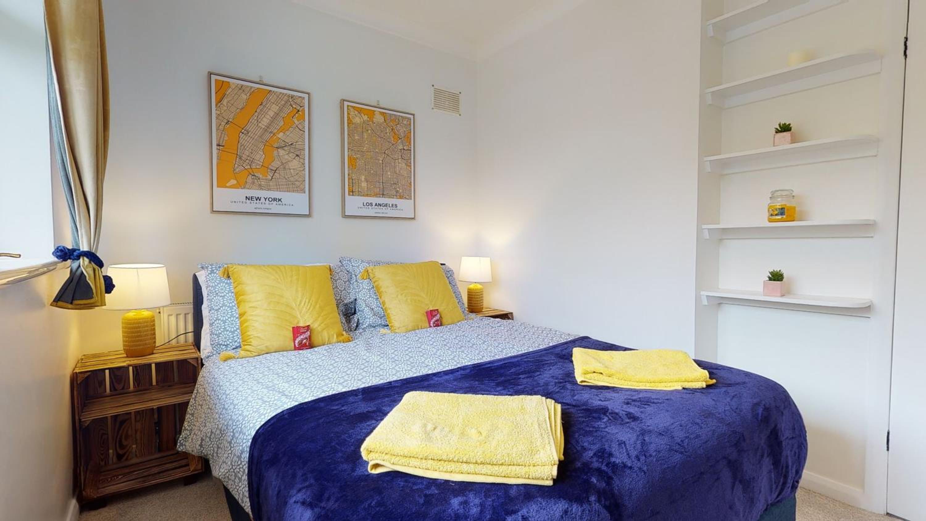 Contemporary 2 Bed Apartment With Private Garden view 5