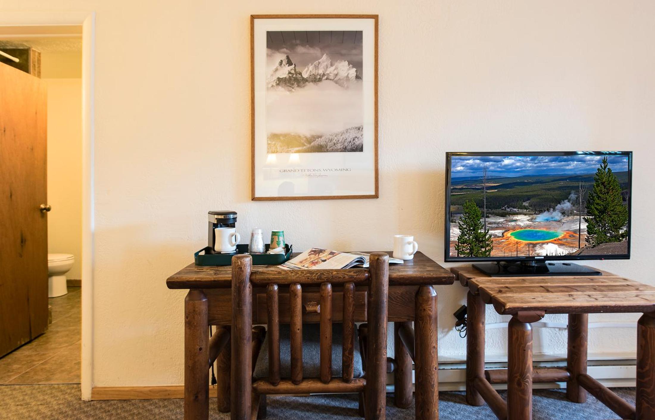 Elk Refuge Inn