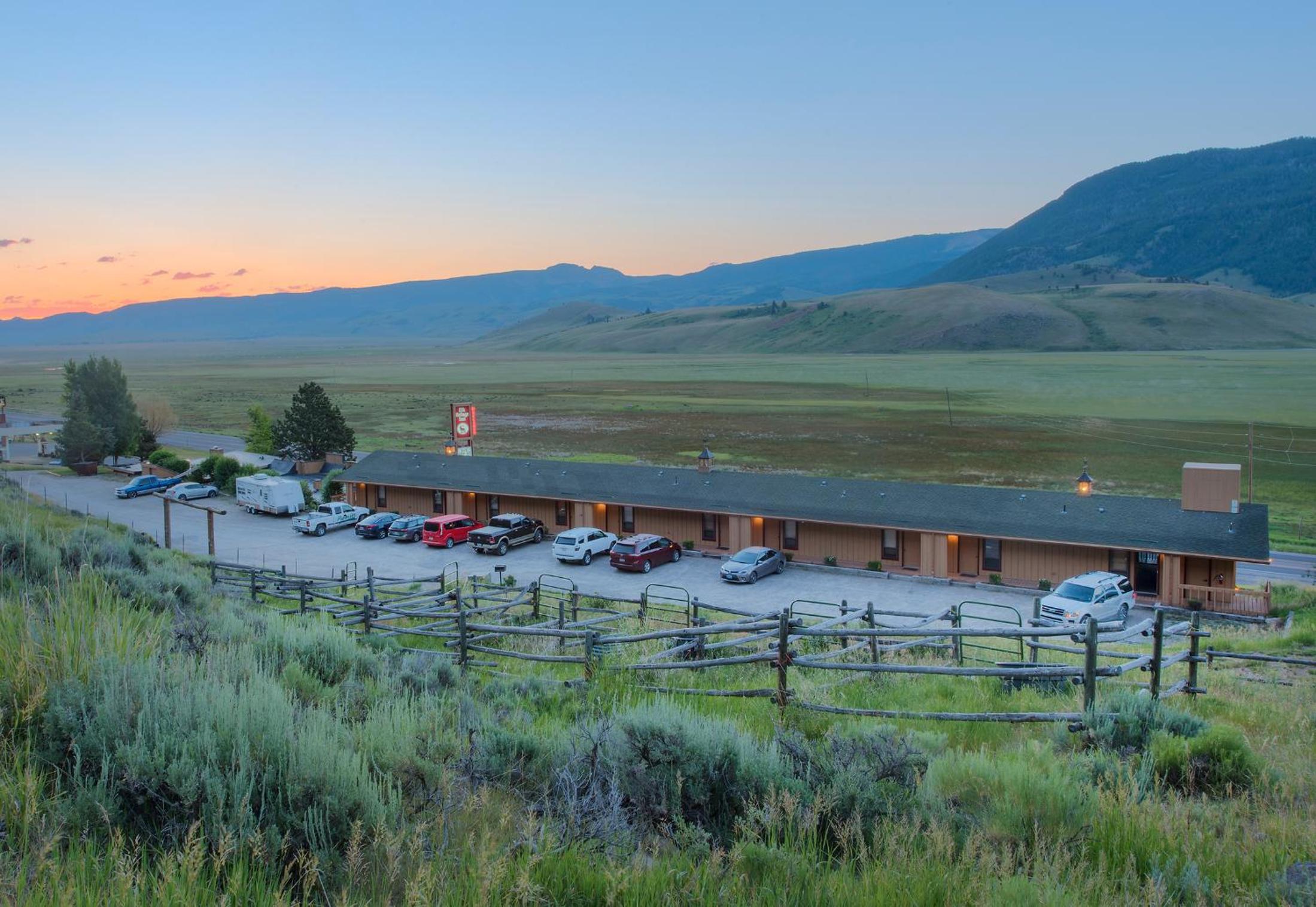 Elk Refuge Inn