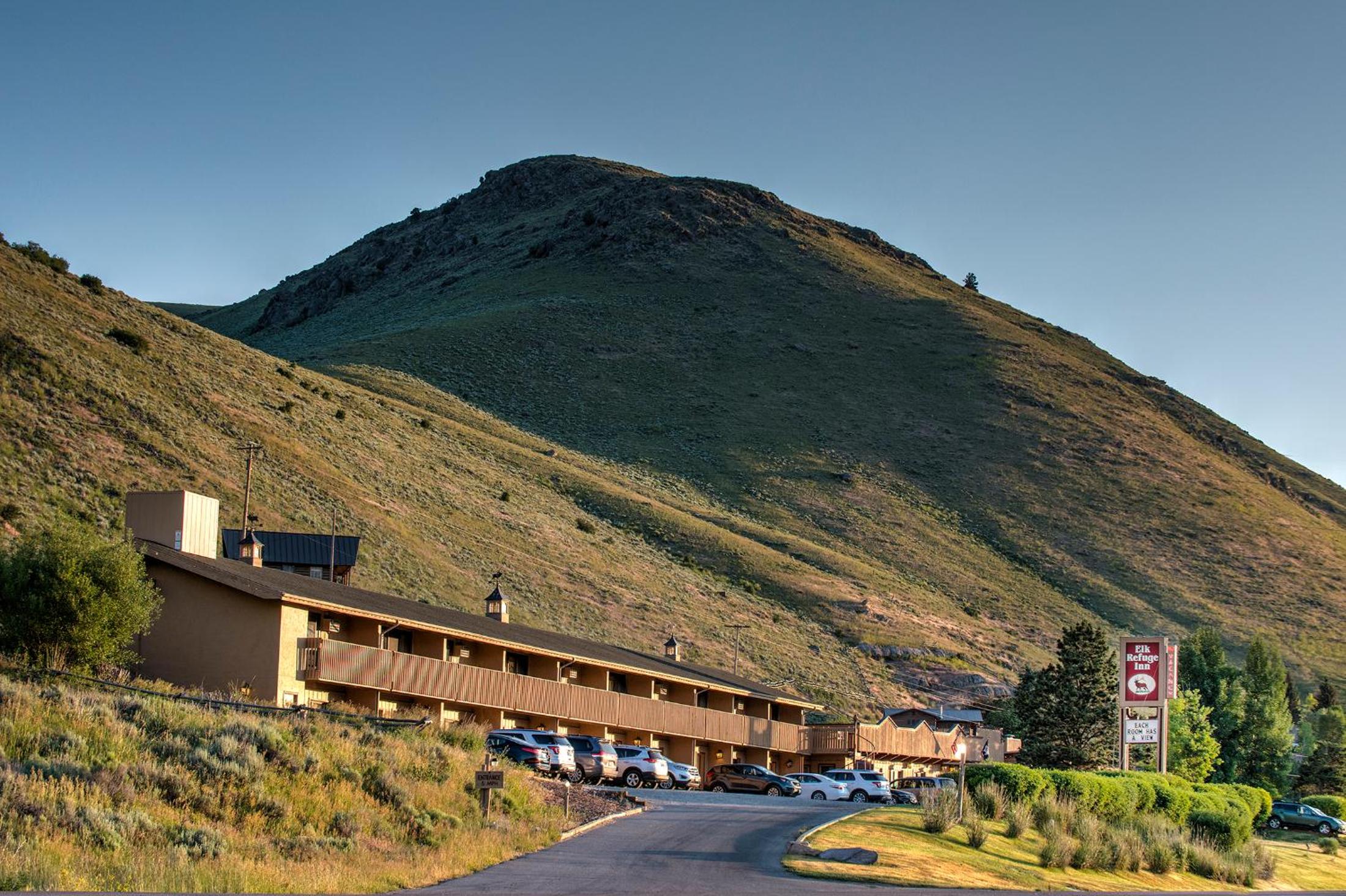 Elk Refuge Inn