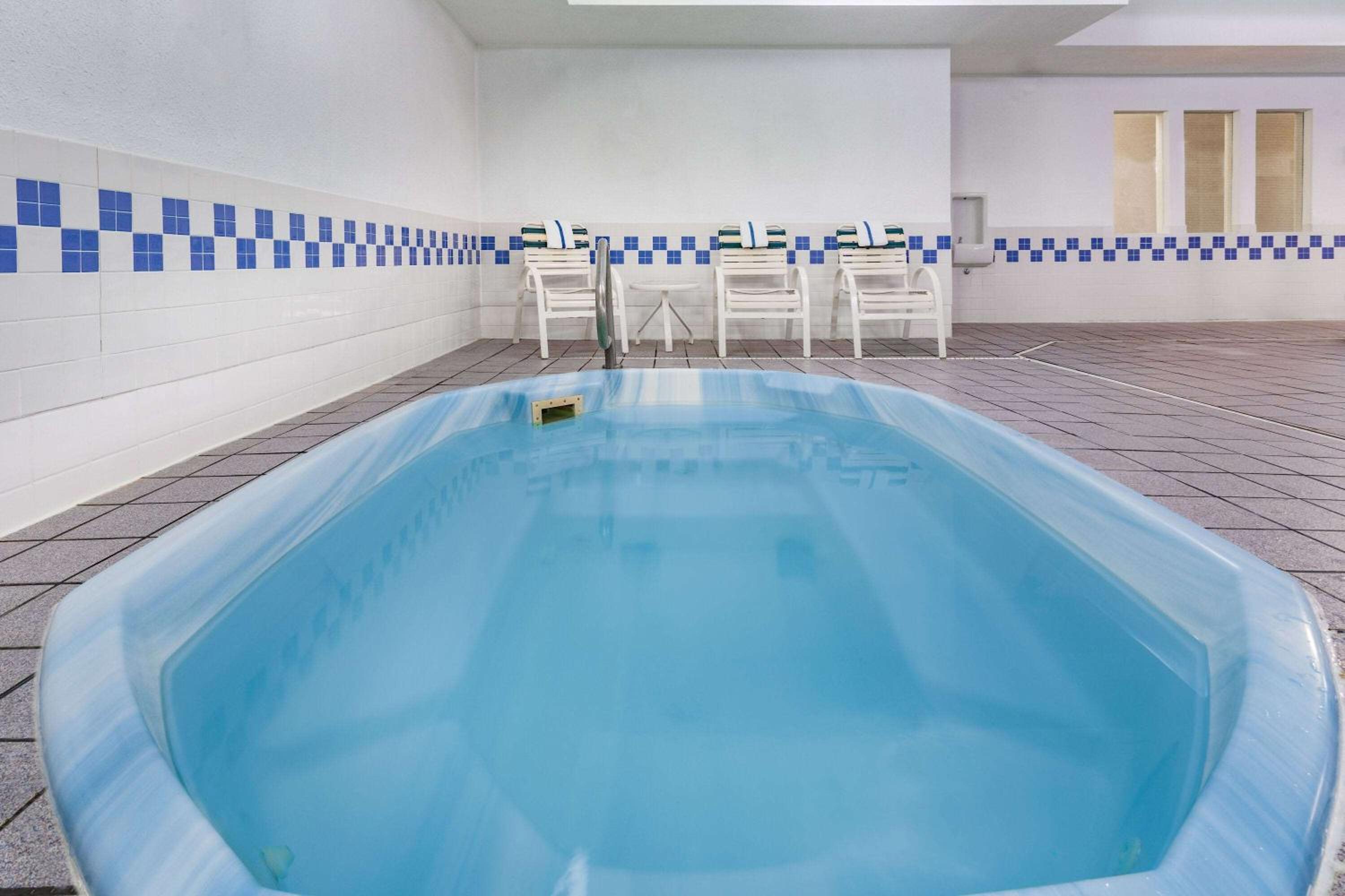 Evansville Vacations - Baymont by Wyndham Casper East - Property Image 9