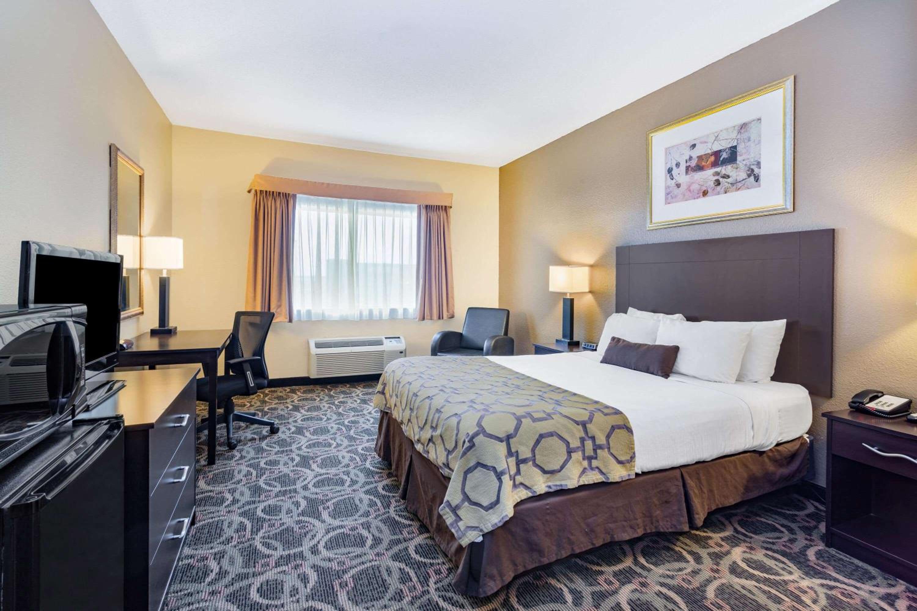Evansville Vacations - Baymont by Wyndham Casper East - Property Image 4