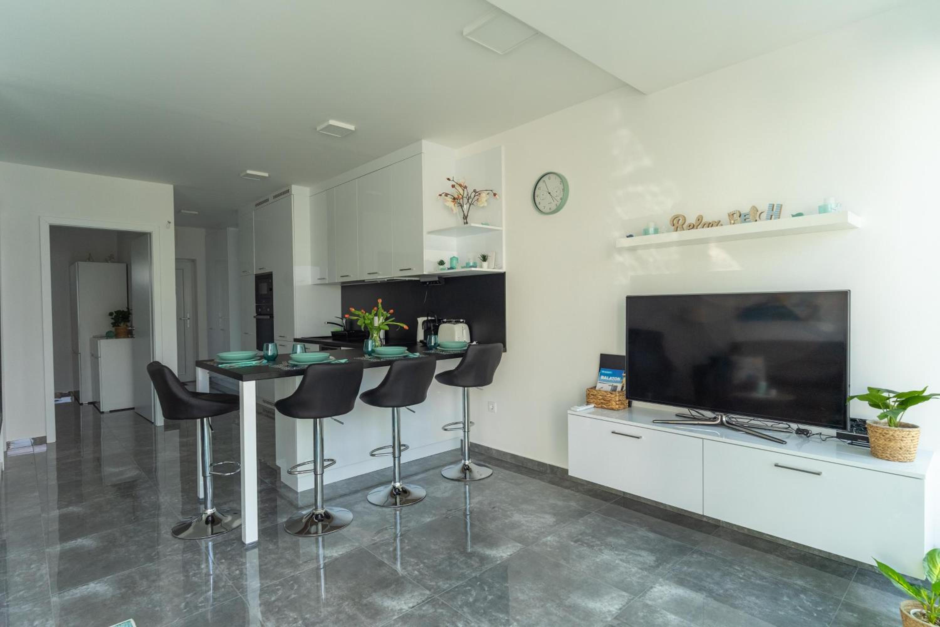 Relax Beach Apartman view 5
