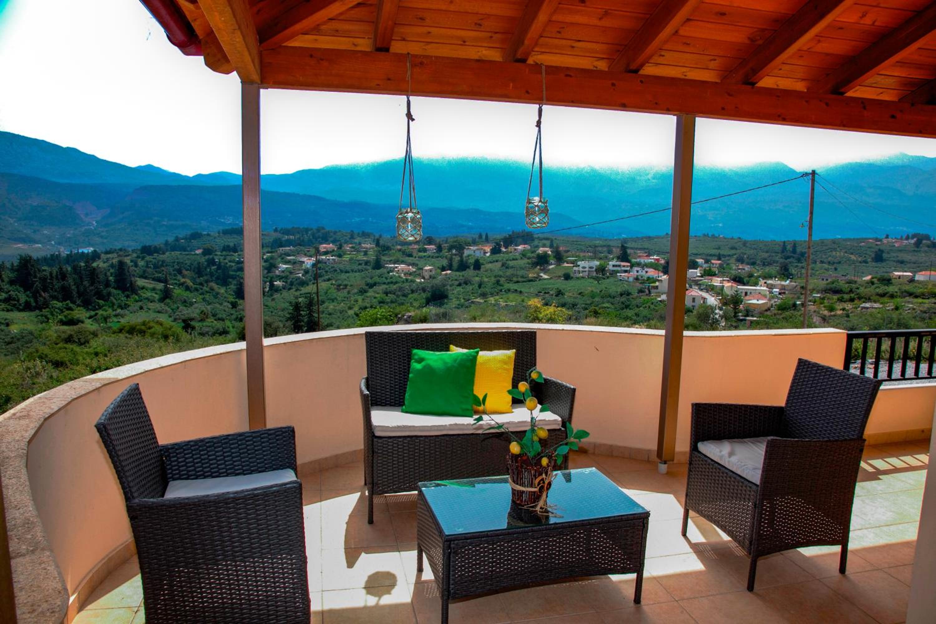 Direti villa view 4