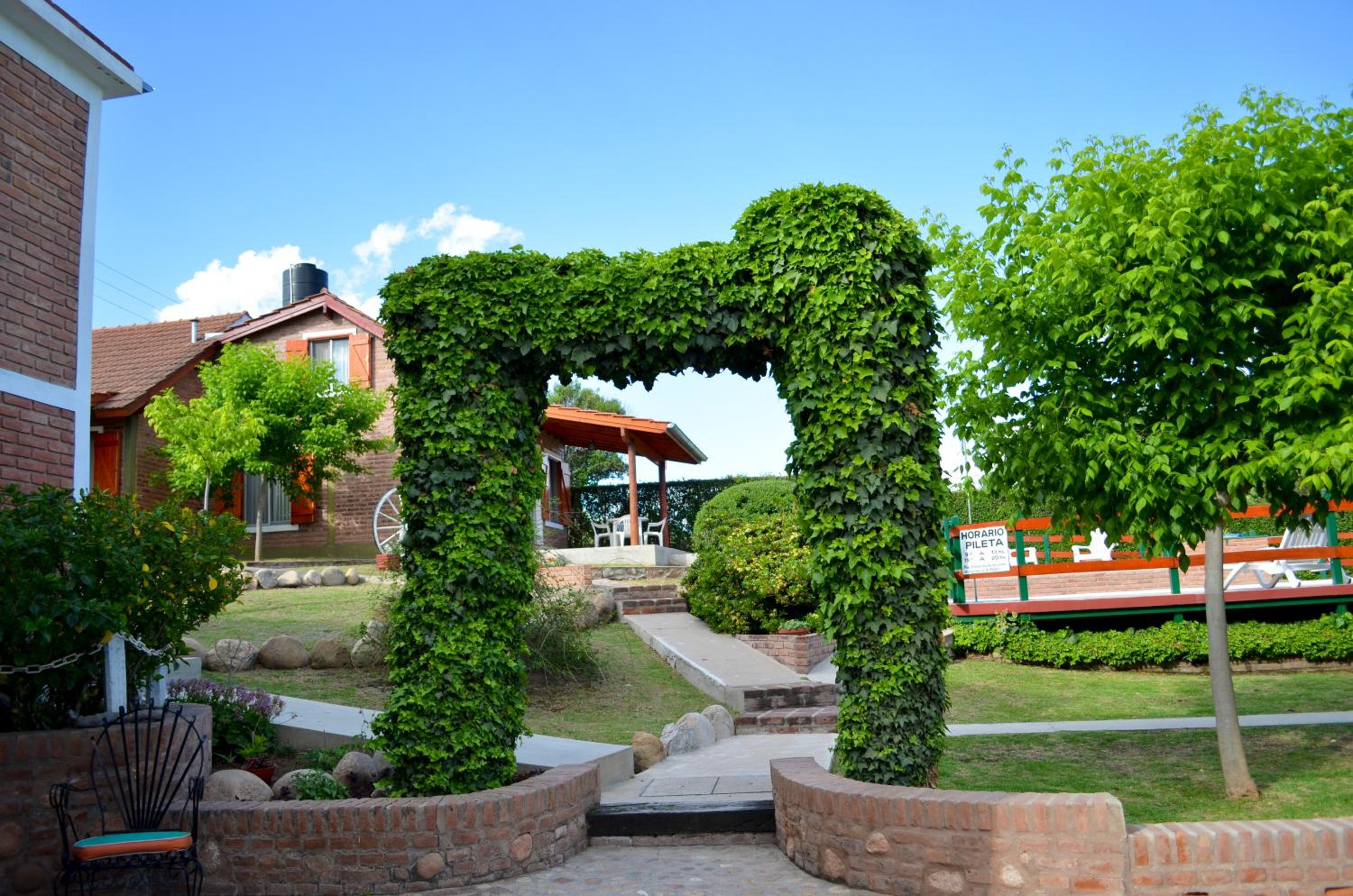 Apart Cabañas La Estancia