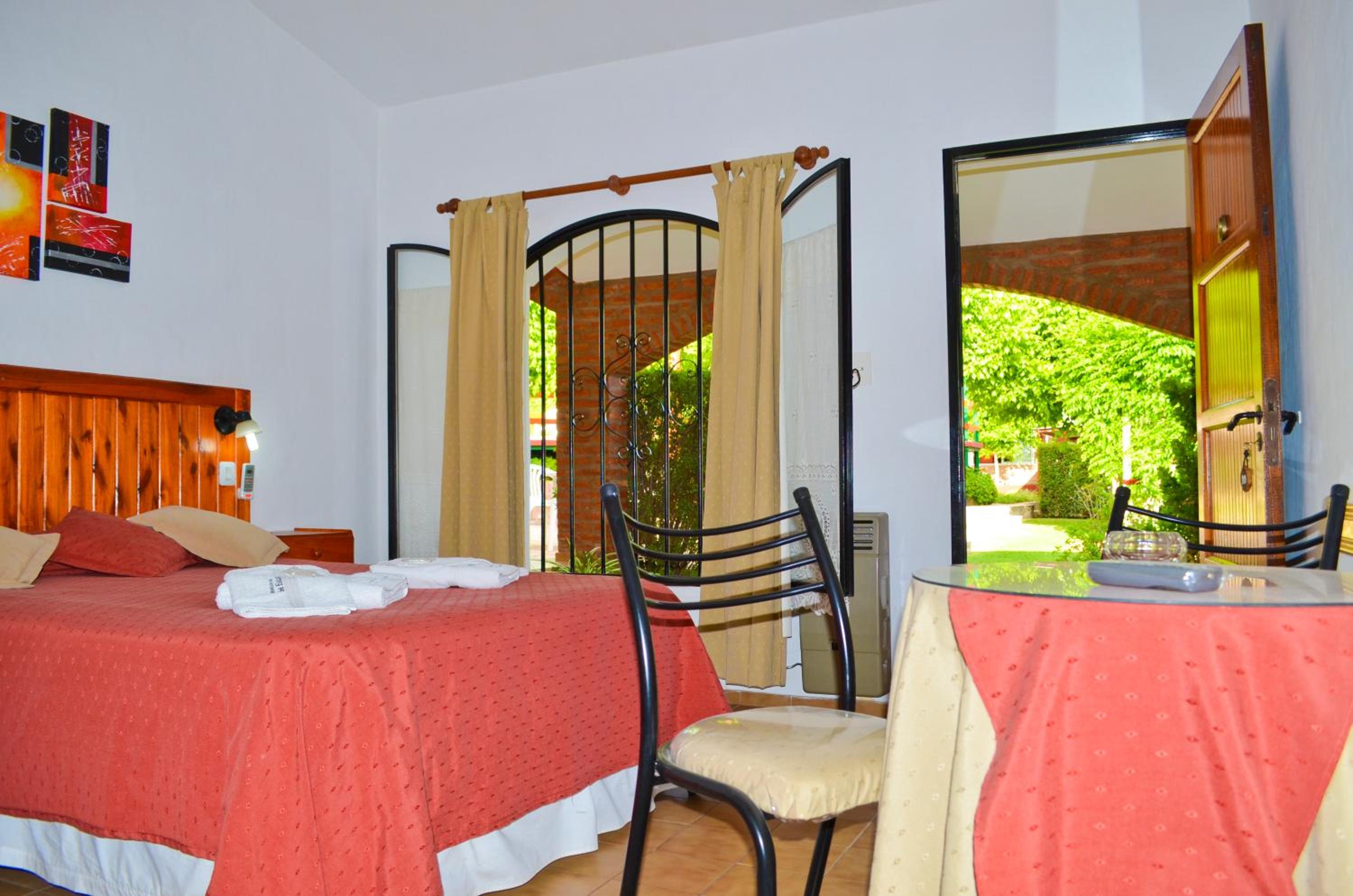 Apart Cabañas La Estancia