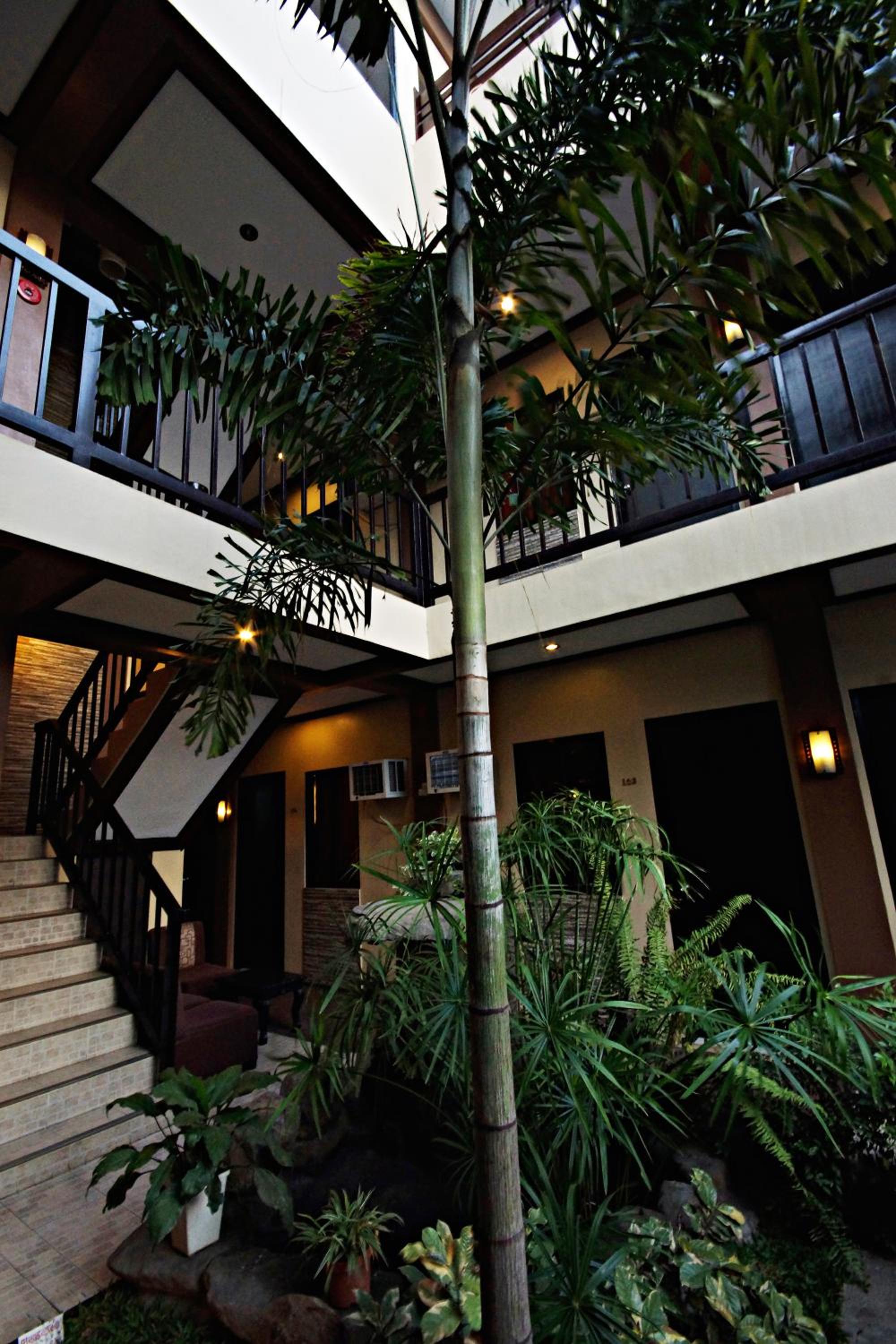 Pacific Palm Suites Davao powered by Cocotel