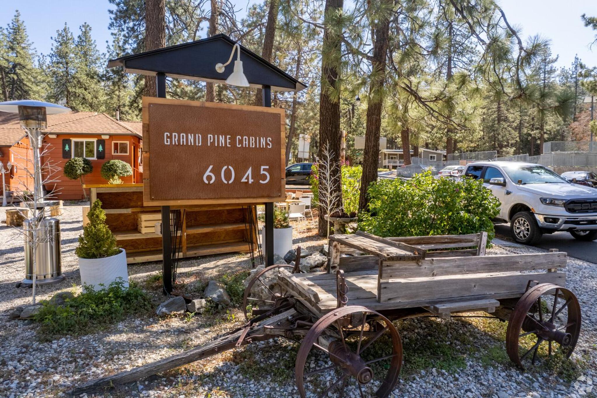 Grand Pine Cabins