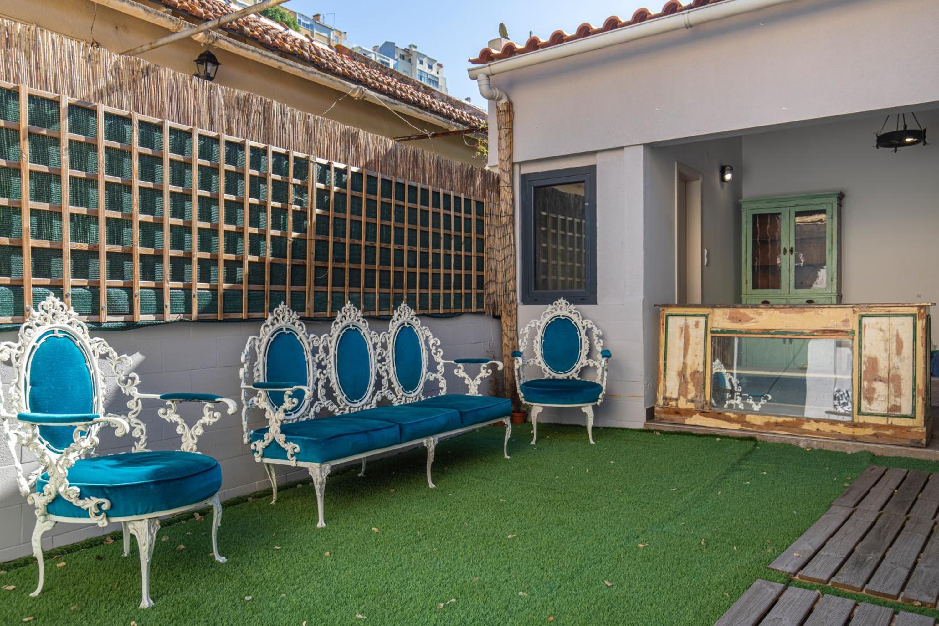 Classic Villa in Beato Lisbon view 3