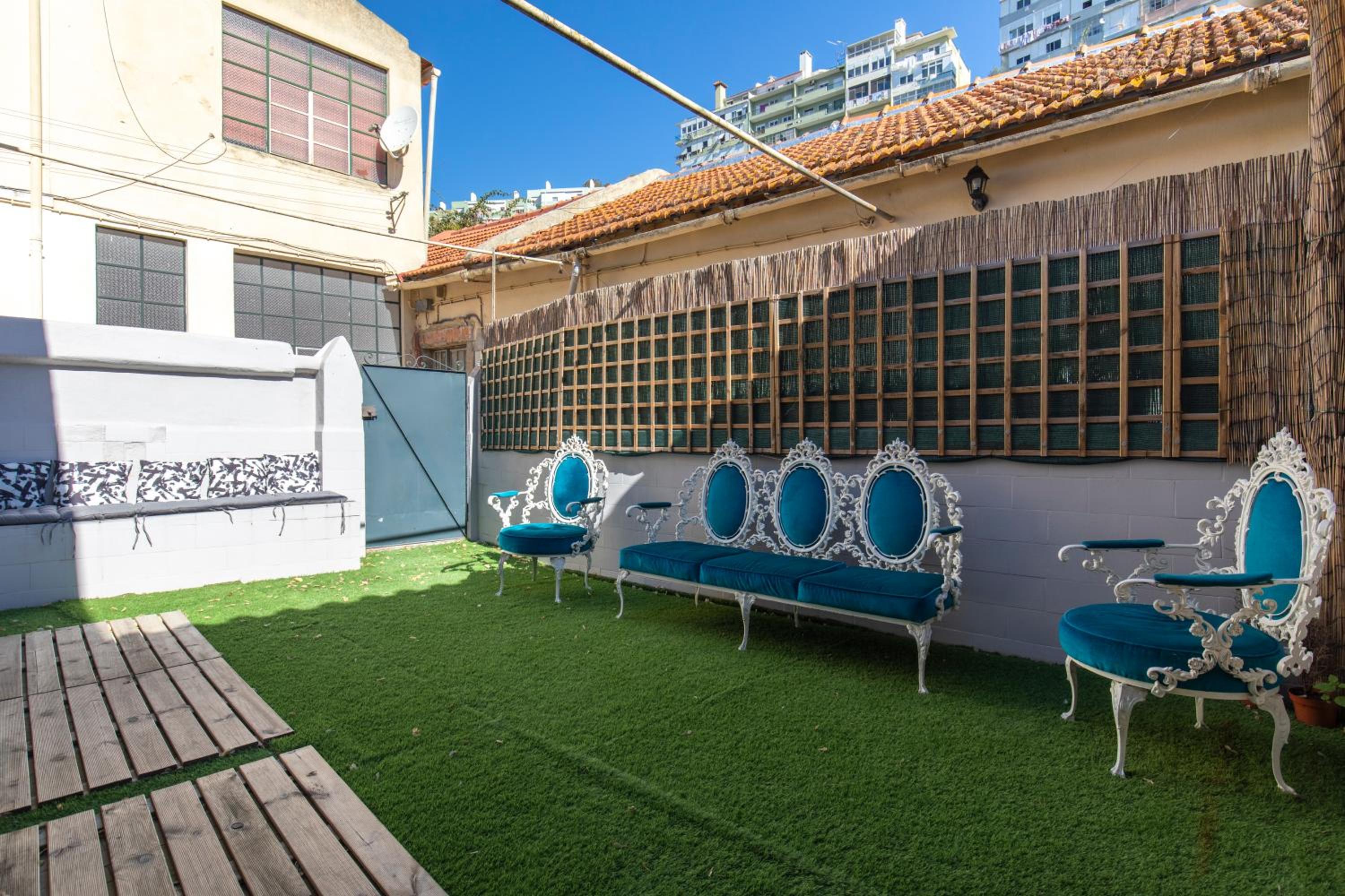 Classic Villa in Beato Lisbon view 4