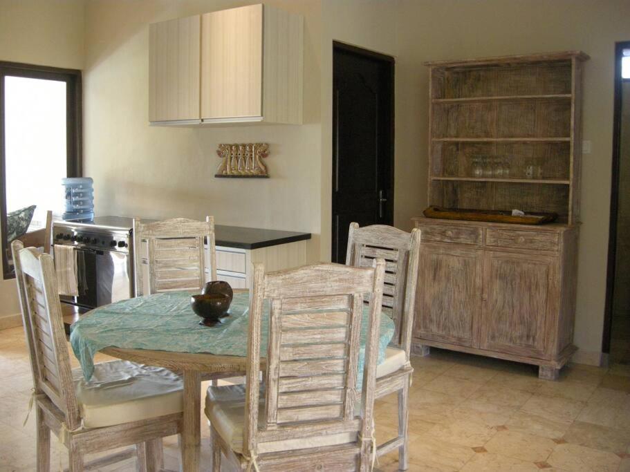Villa Jasri Point - Beachfront Villa close to surf view 4