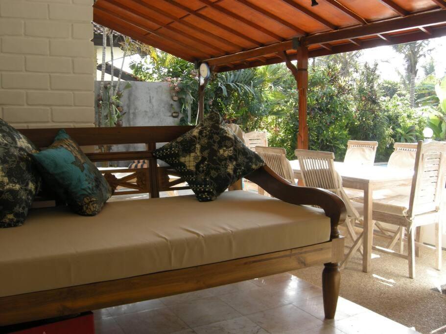 Villa Jasri Point - Beachfront Villa close to surf view 5