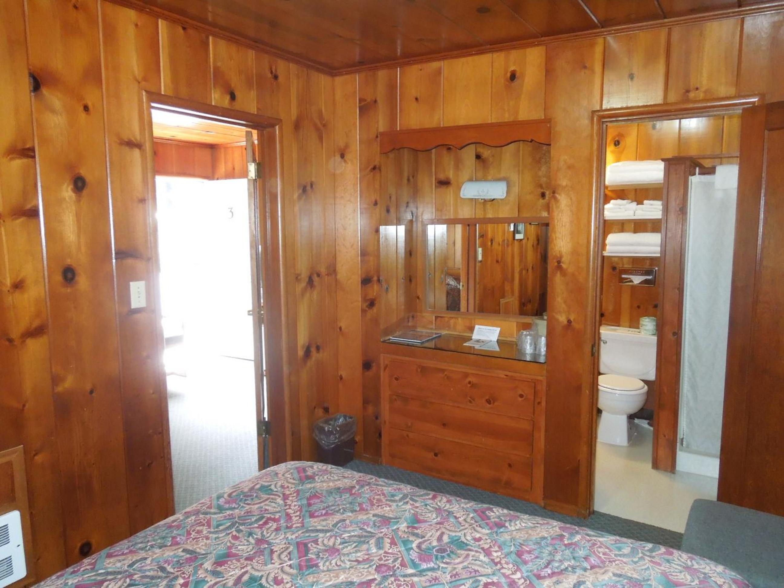 Park Motel and Cabins