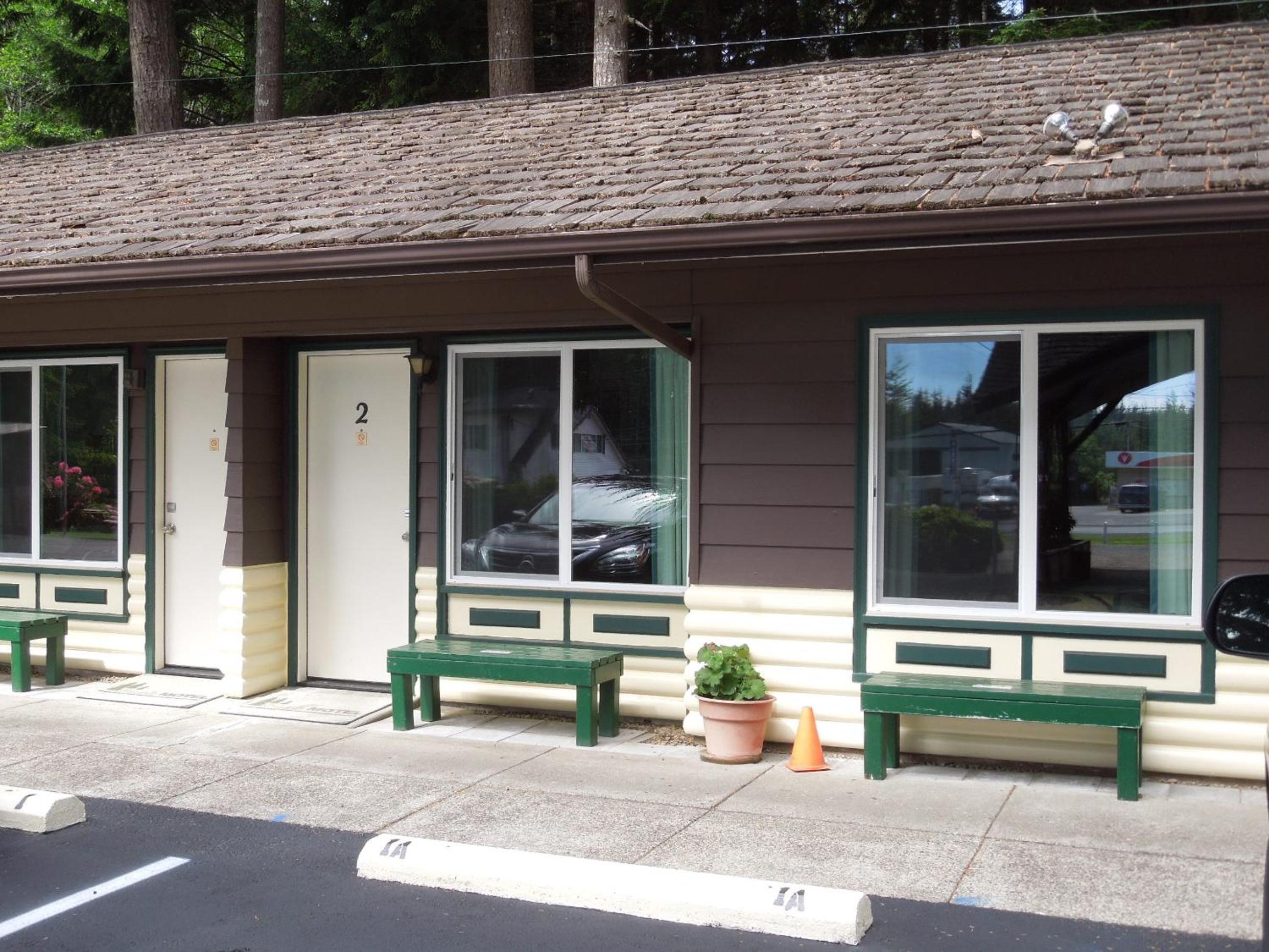 Park Motel and Cabins