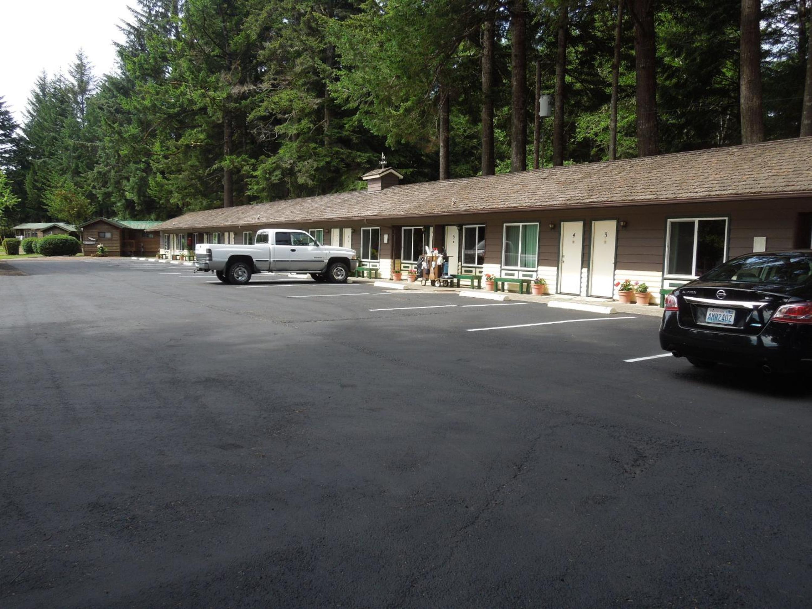 Park Motel and Cabins