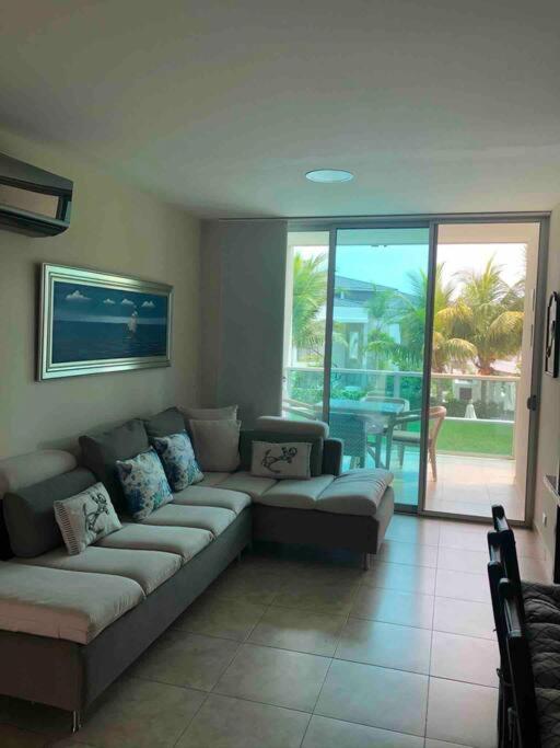 Punta Blanca al pie del mar view 4