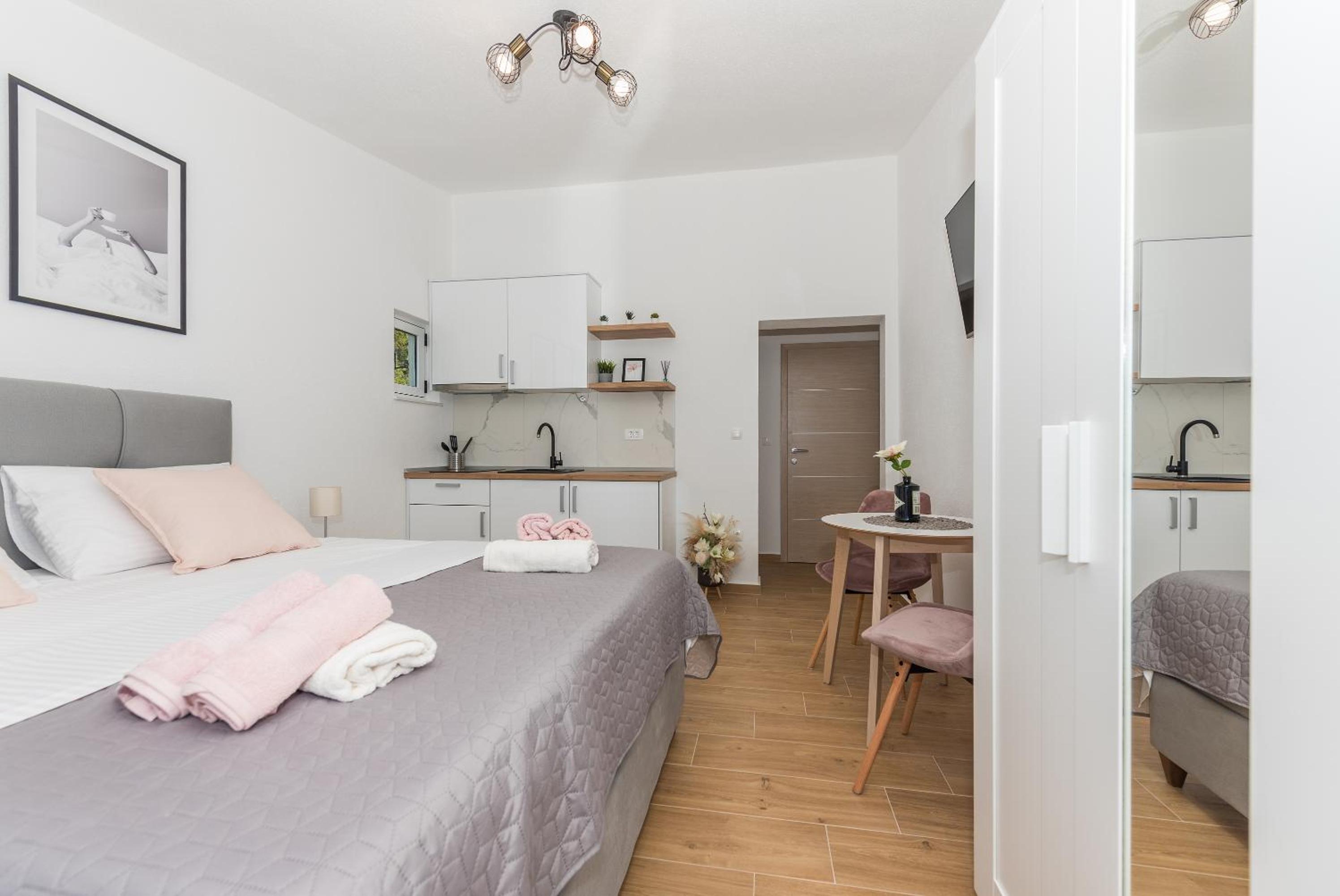 Milka Apartments