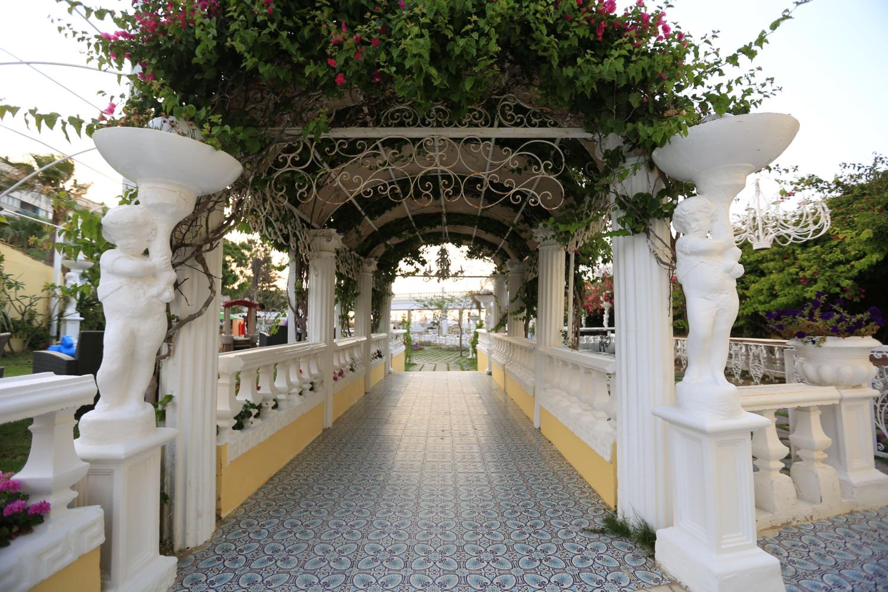 Paradise Inn Beach Resort — photo 46