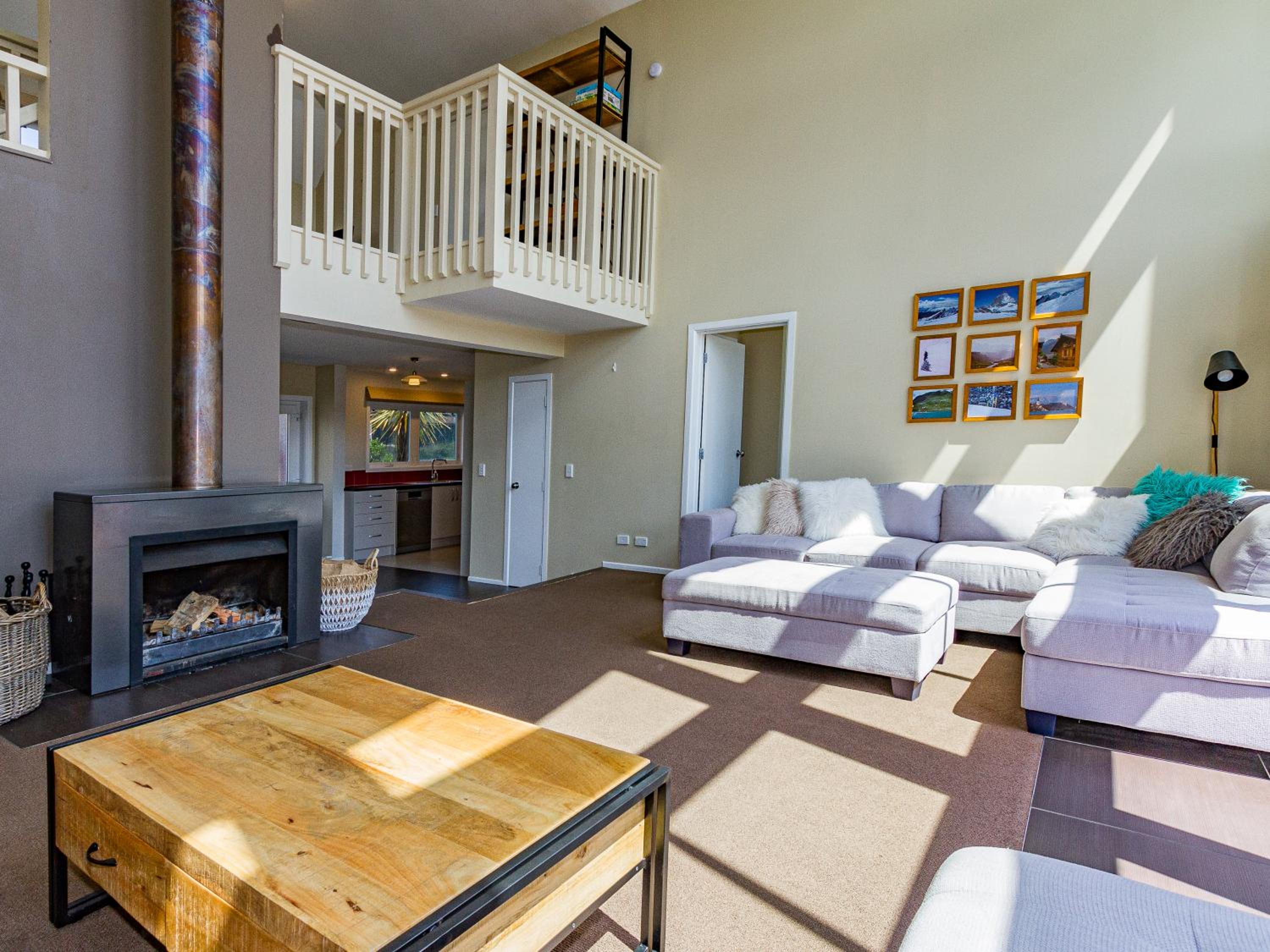 Chalet Gryon - Large 3 bedroom with fireplace view 5