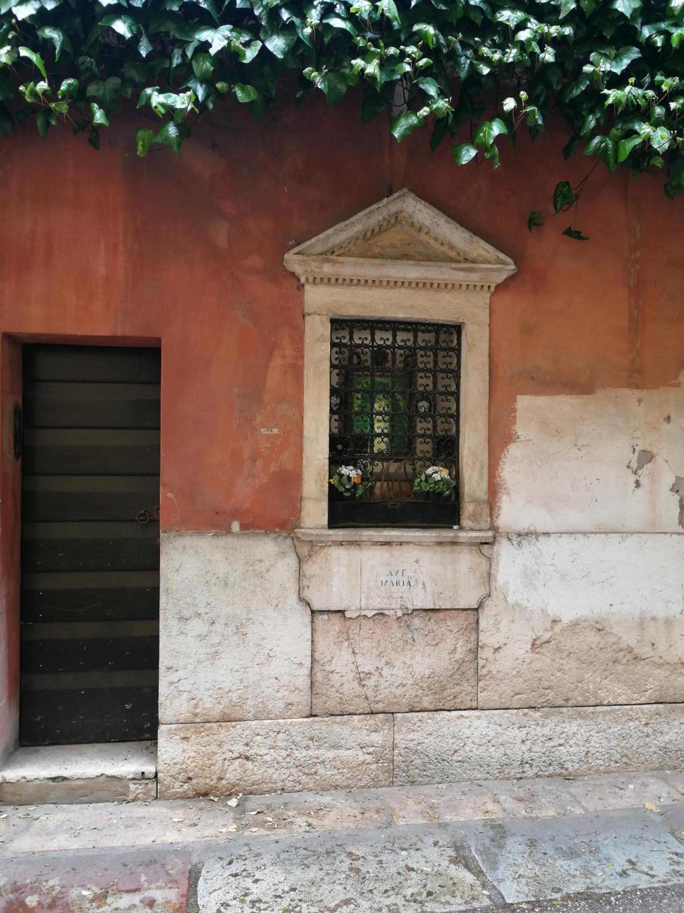 VERONA GODDESS HOUSE
