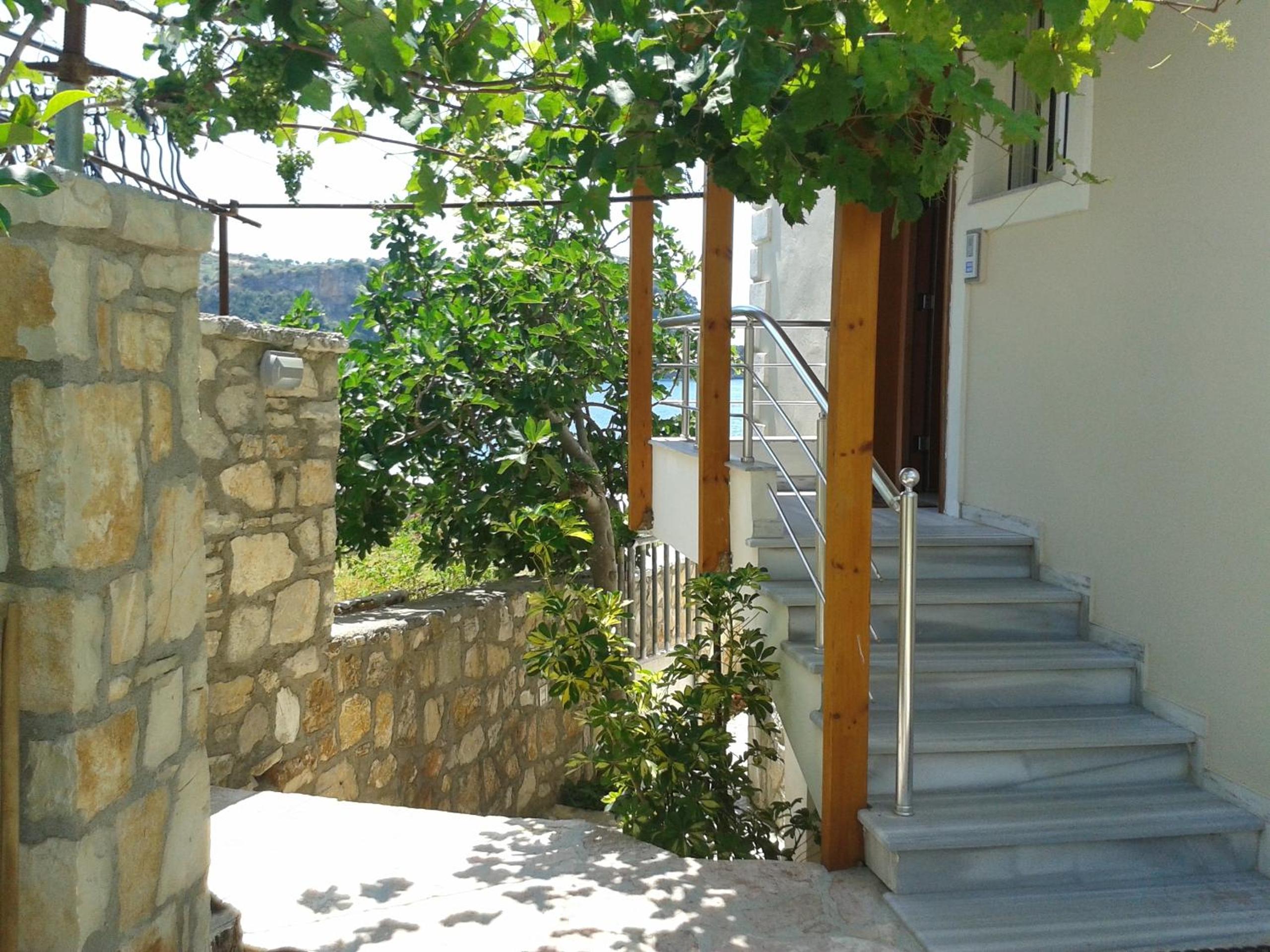 Magic Ionian Apartments & Rooms